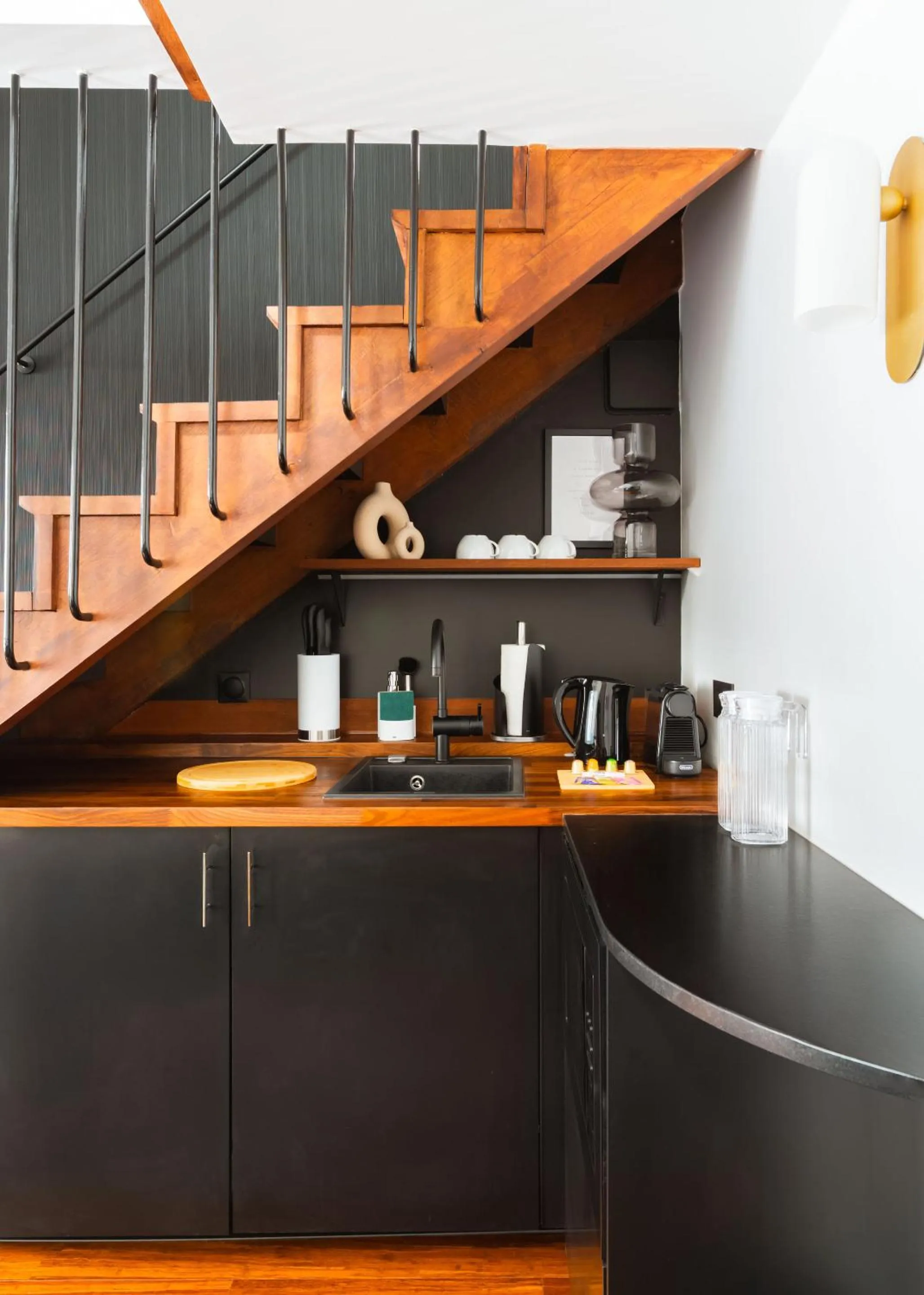 Coffee/tea facilities in Limehome Paris Montmartre