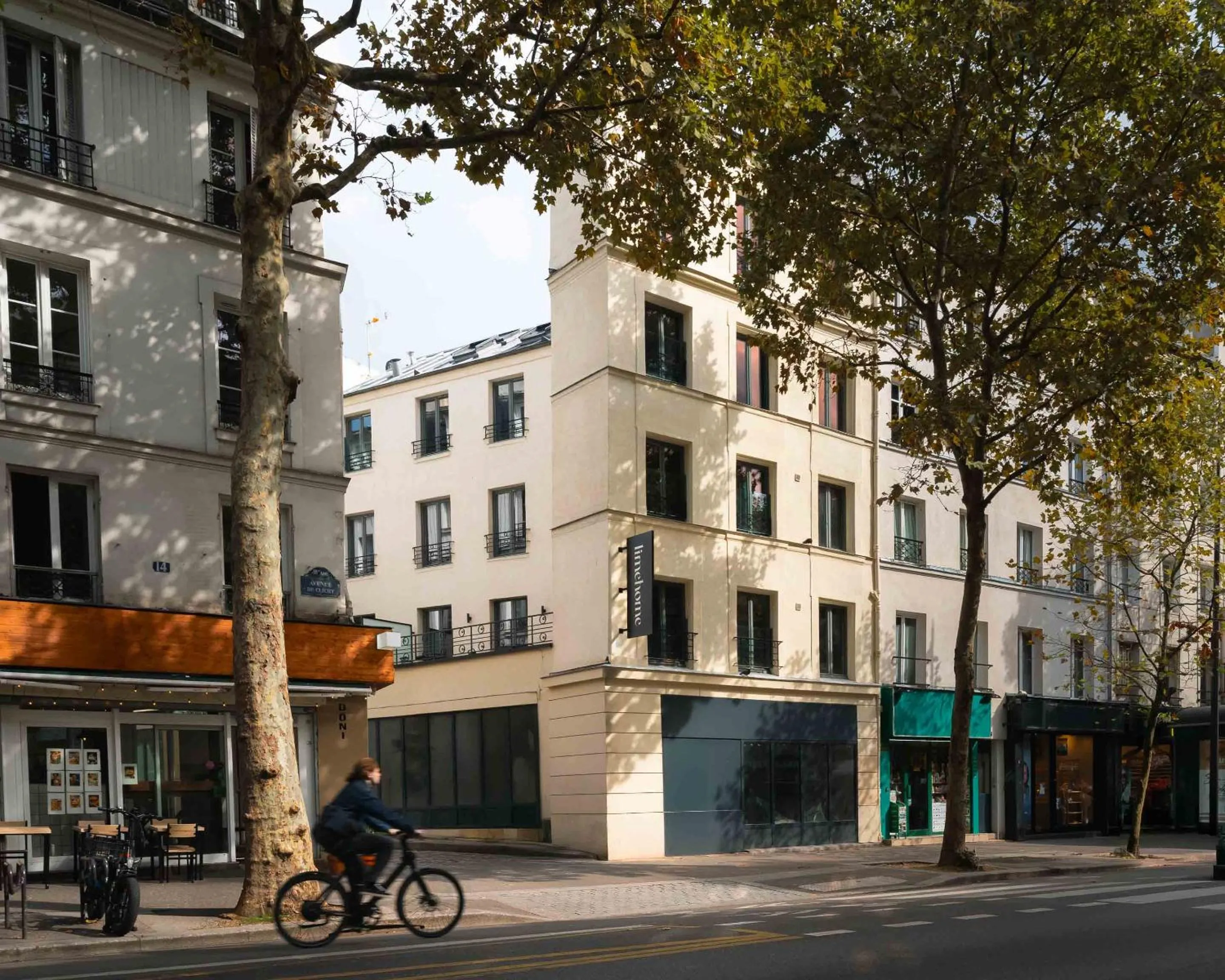 Property building in Limehome Paris Montmartre