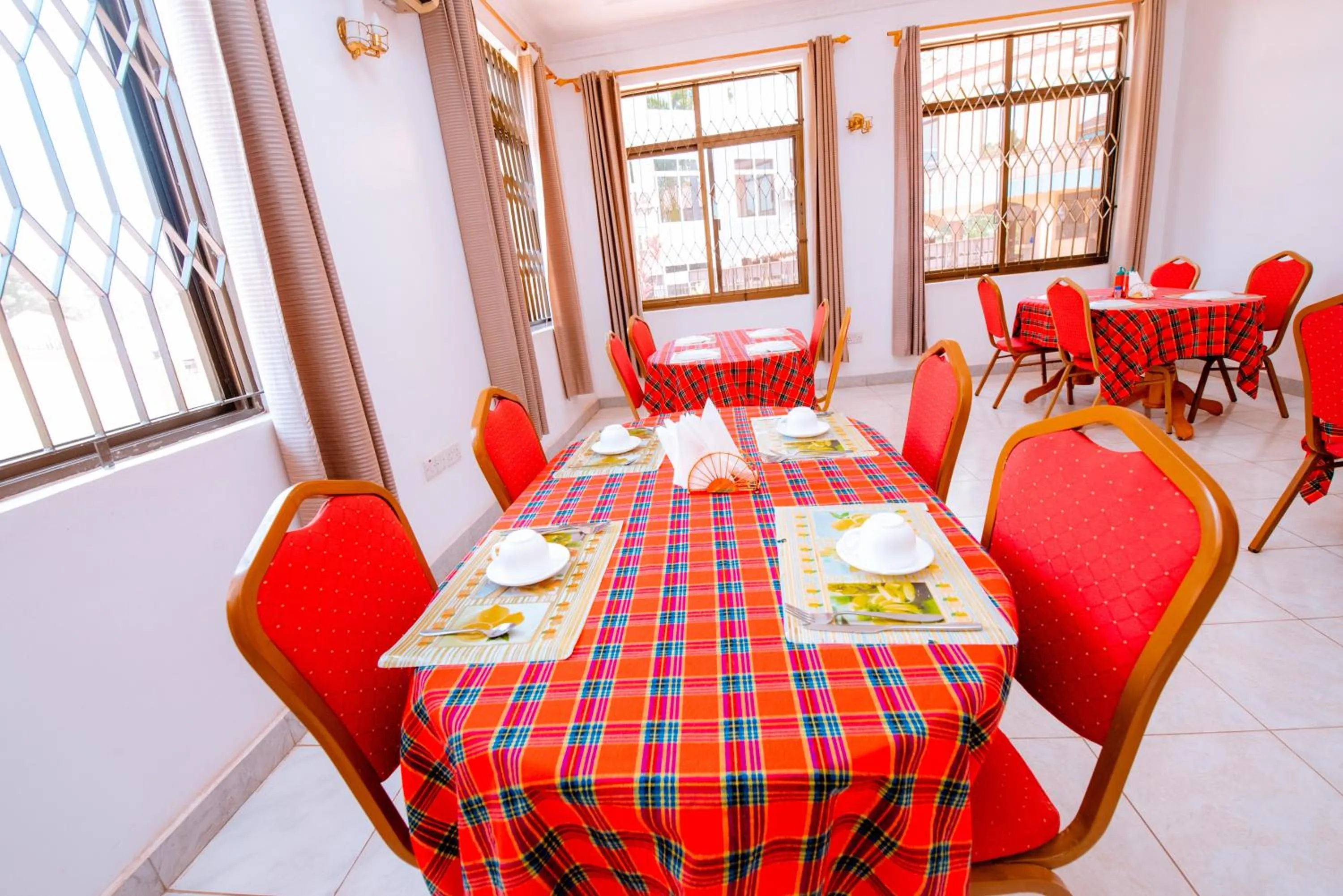 Restaurant/places to eat in WILIVINA HOTEL