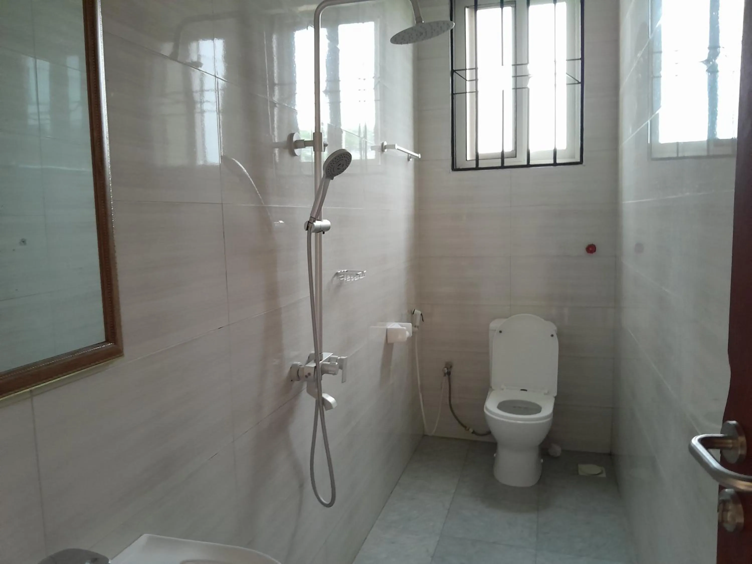 Shower in WILIVINA HOTEL