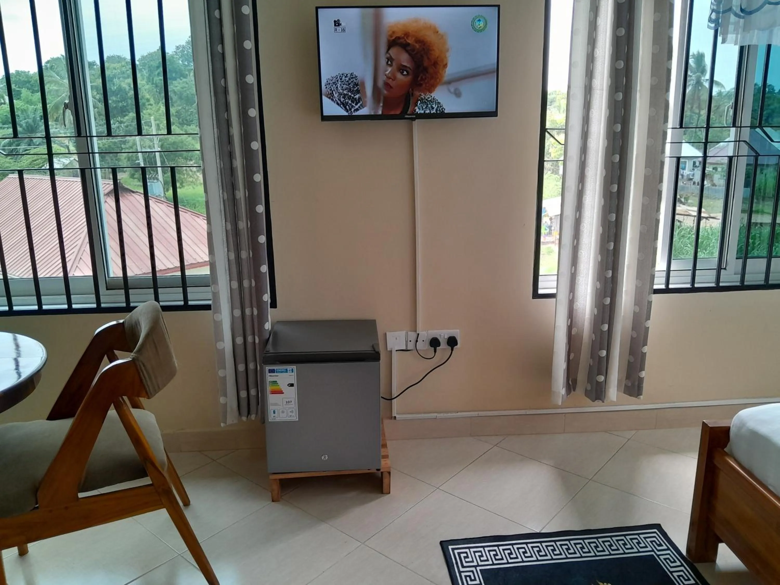 Communal lounge/ TV room in WILIVINA HOTEL