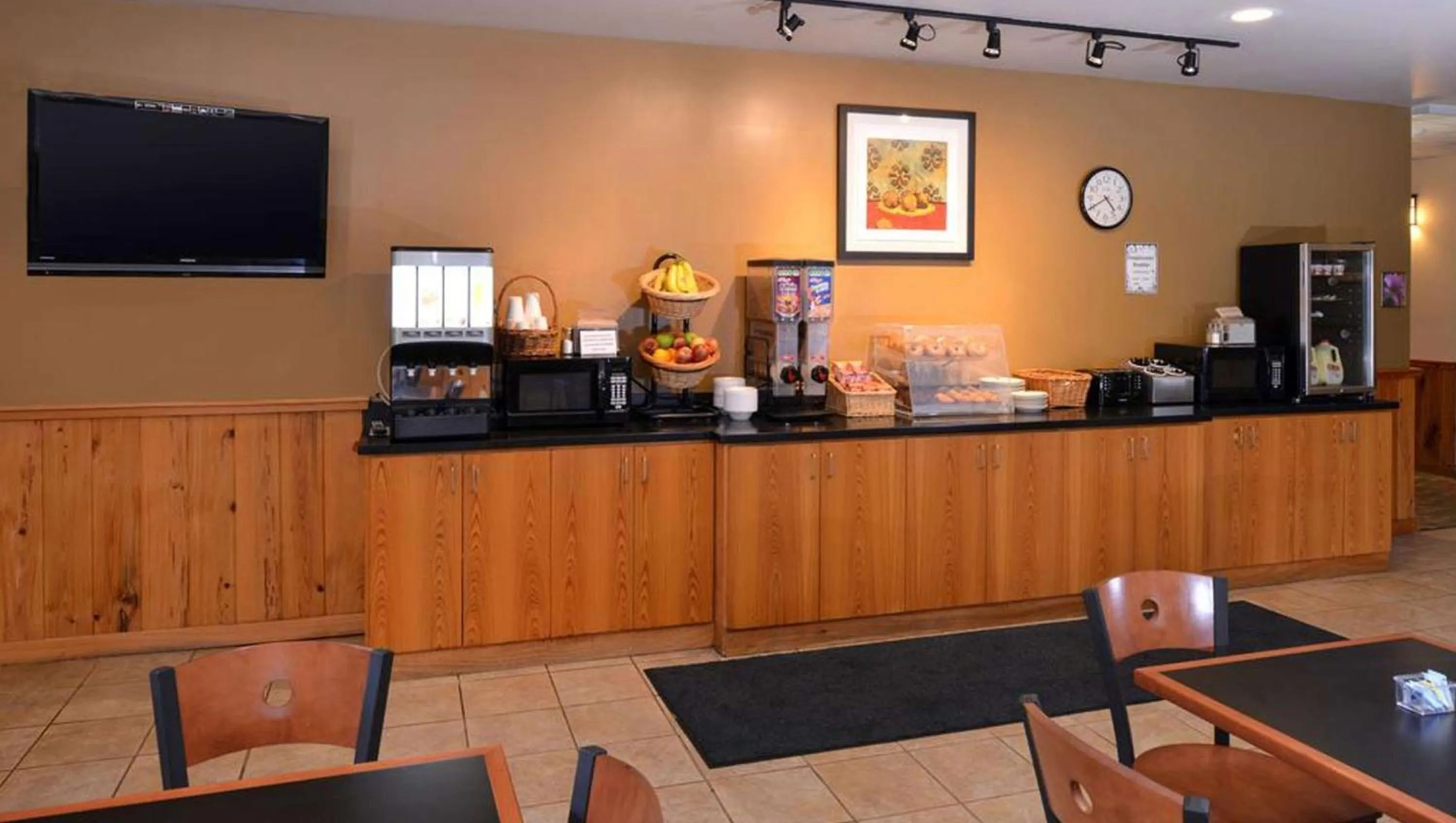 Breakfast in Wildwood Inn