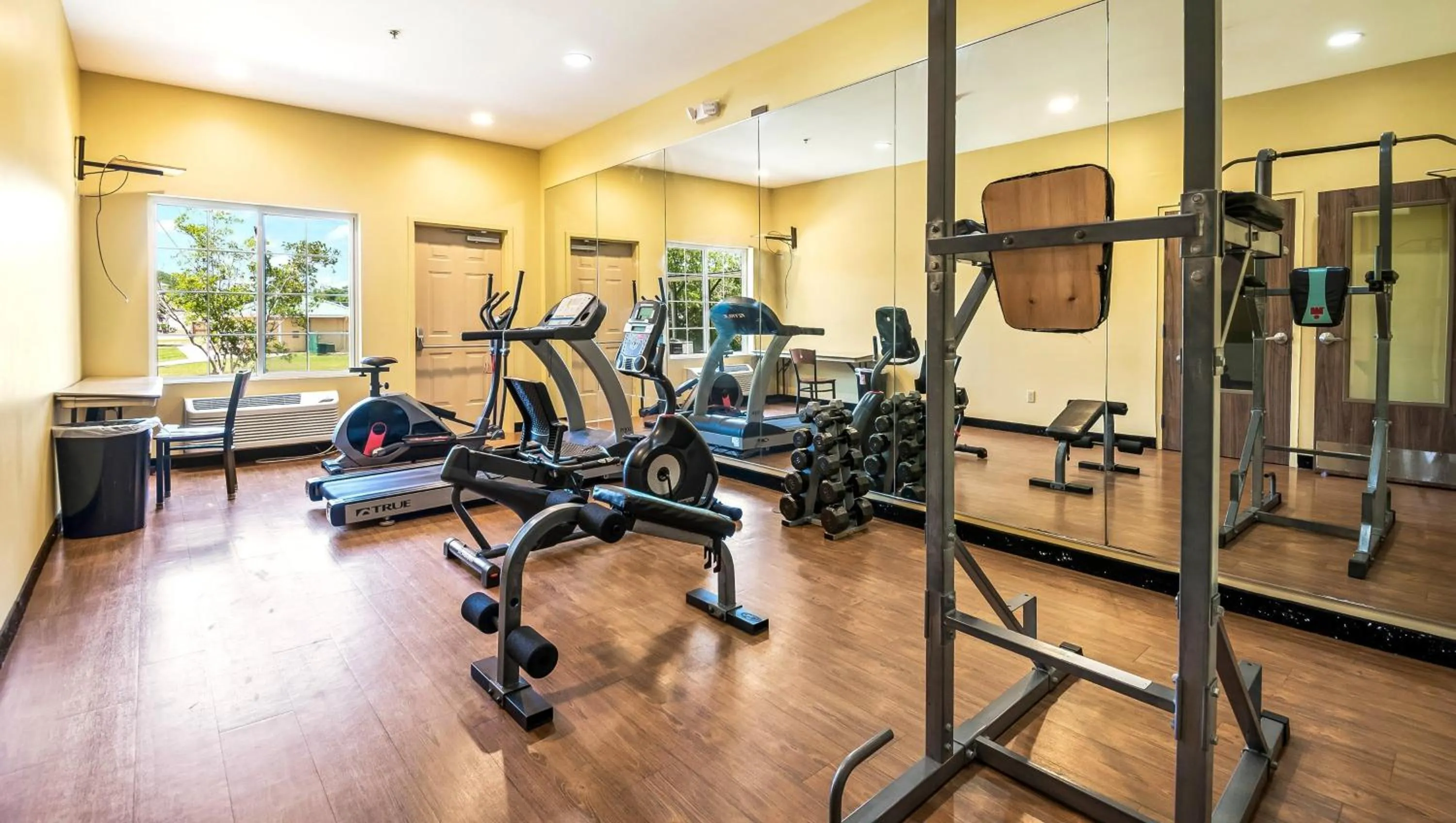 Fitness centre/facilities in Wildwood Inn