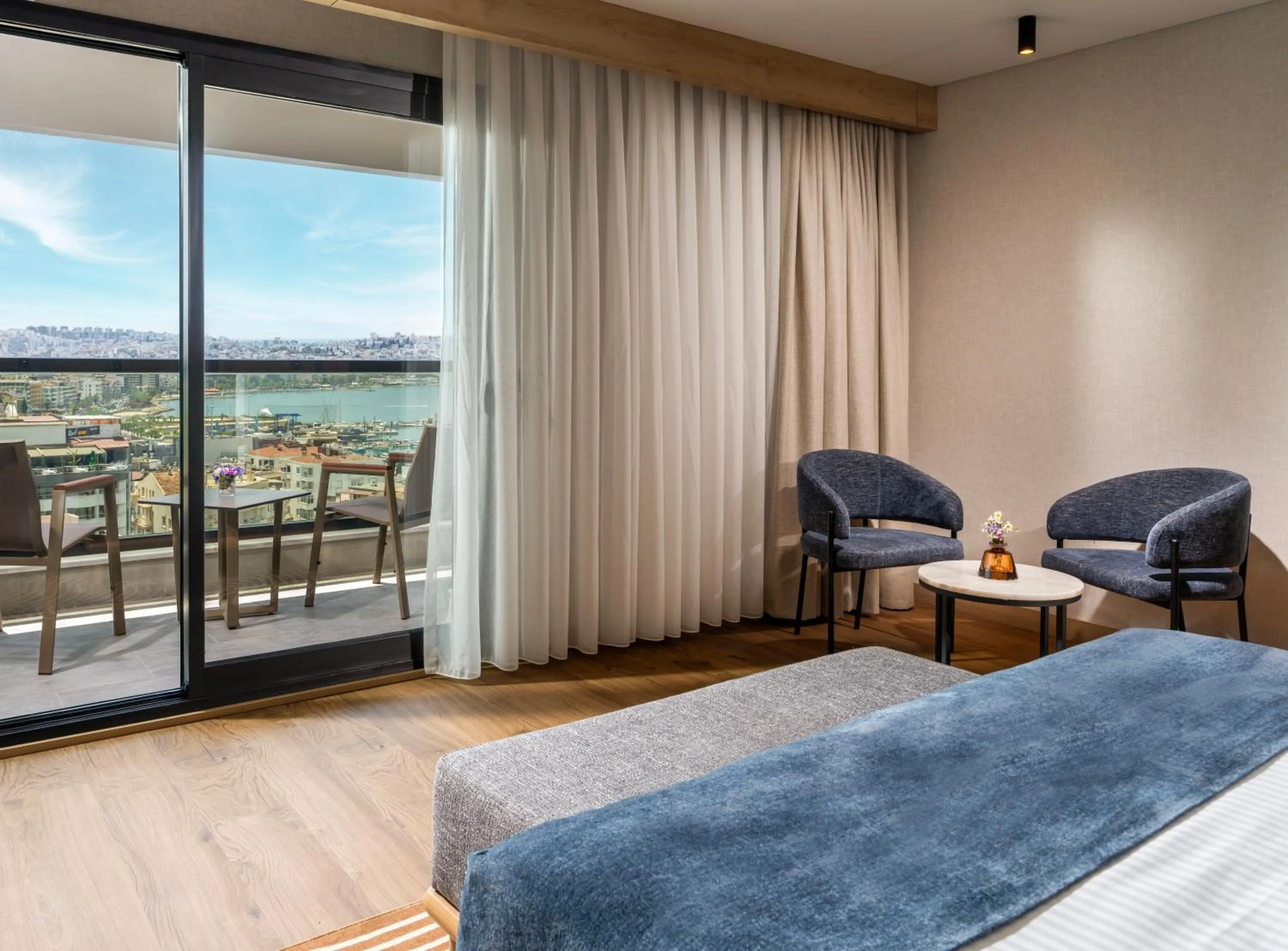 Photo of the whole room, Bed in Elite World Kuşadası