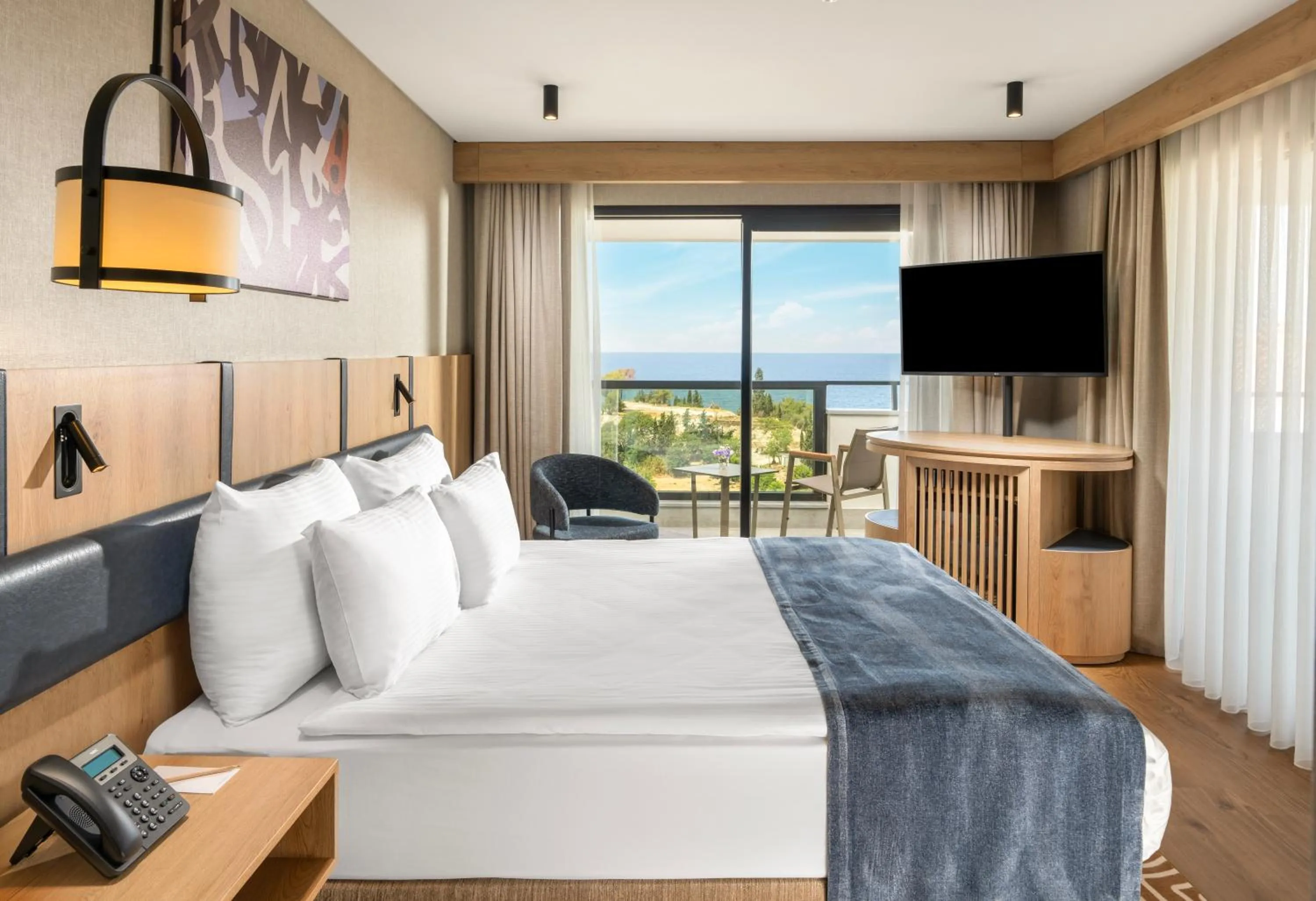 Photo of the whole room, Bed in Elite World Kuşadası