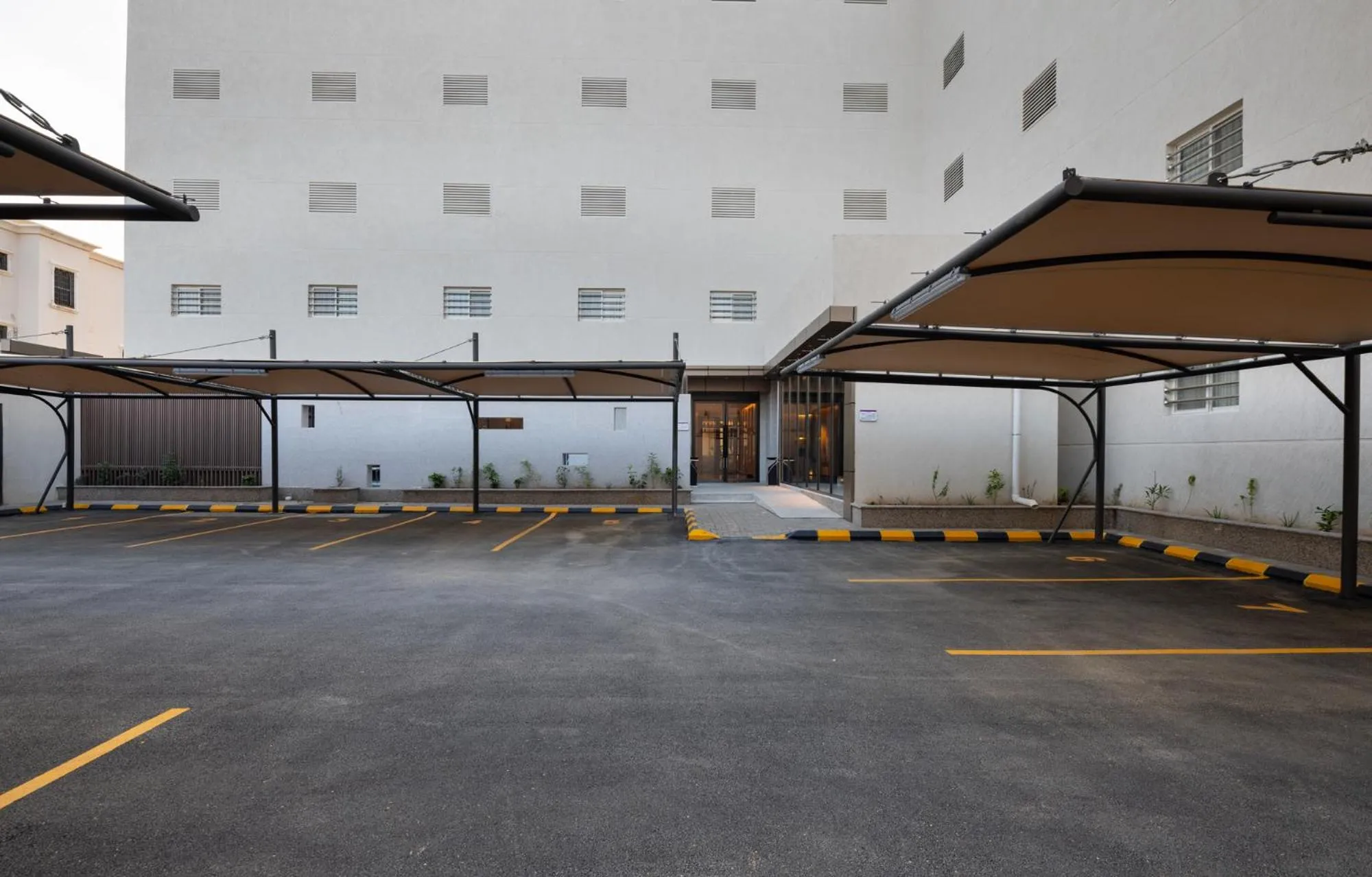 Parking in Boudl Al Rawdah بودل الروضه
