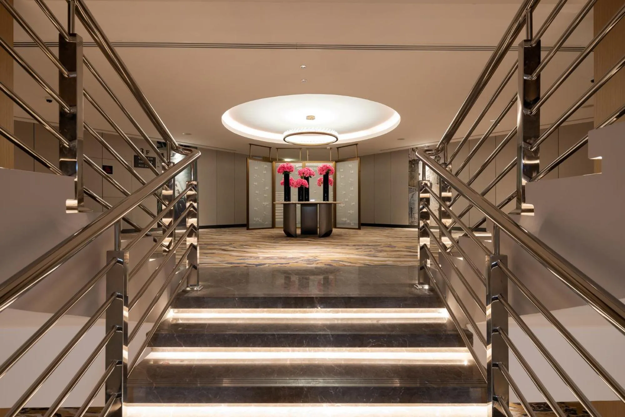 elevator in Boudl Al Rawdah بودل الروضه