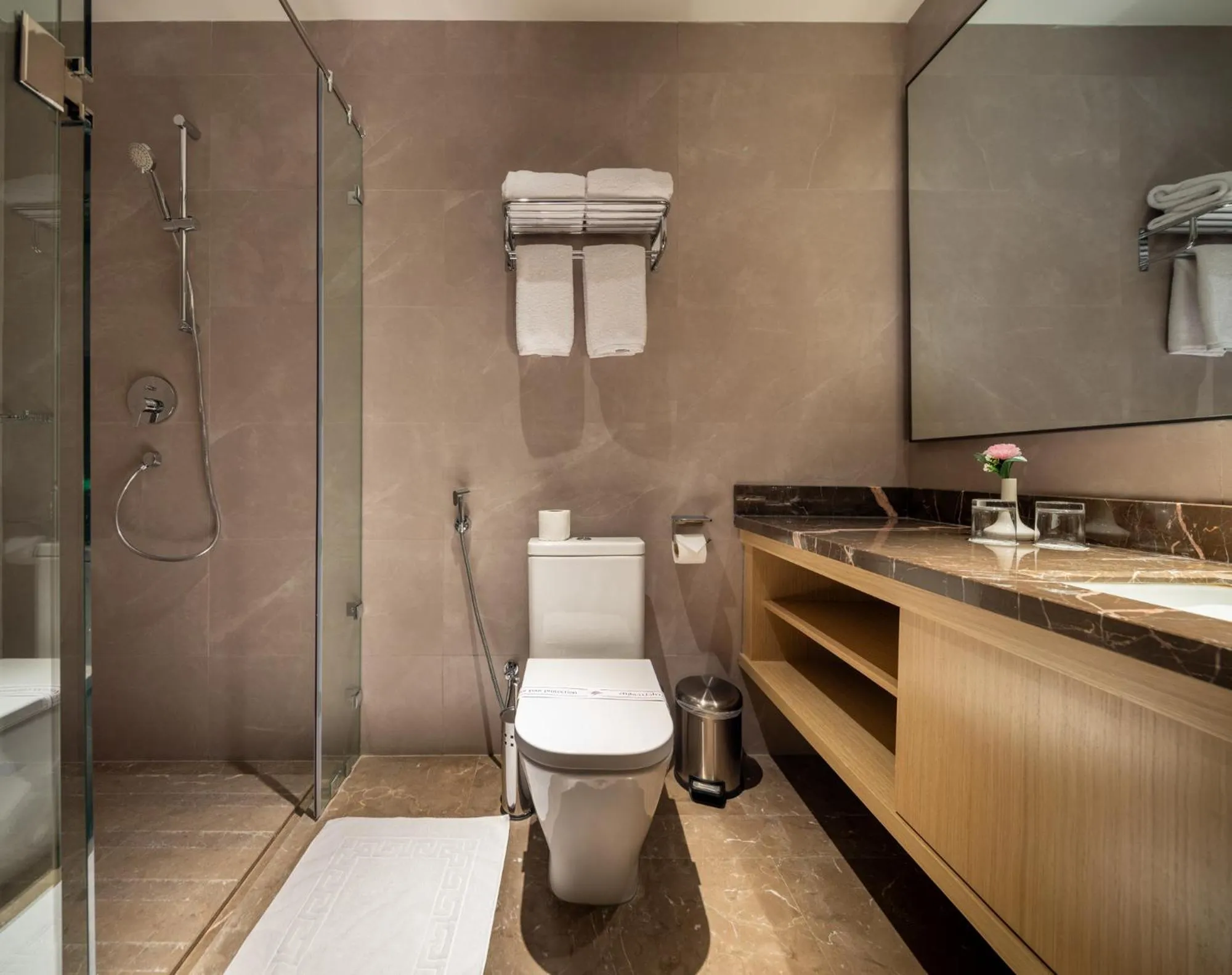 Toilet in Boudl Al Rawdah بودل الروضه