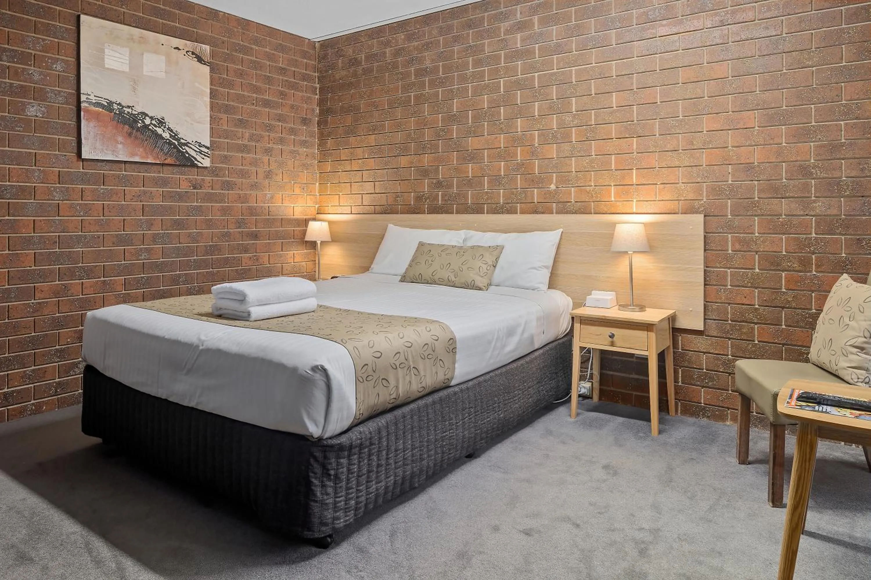 Bedroom, Bed in Healesville Motor Inn