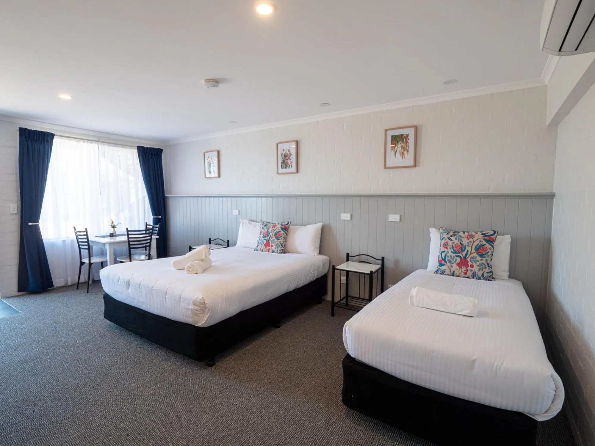 Bed in Heritage House Motel & Units