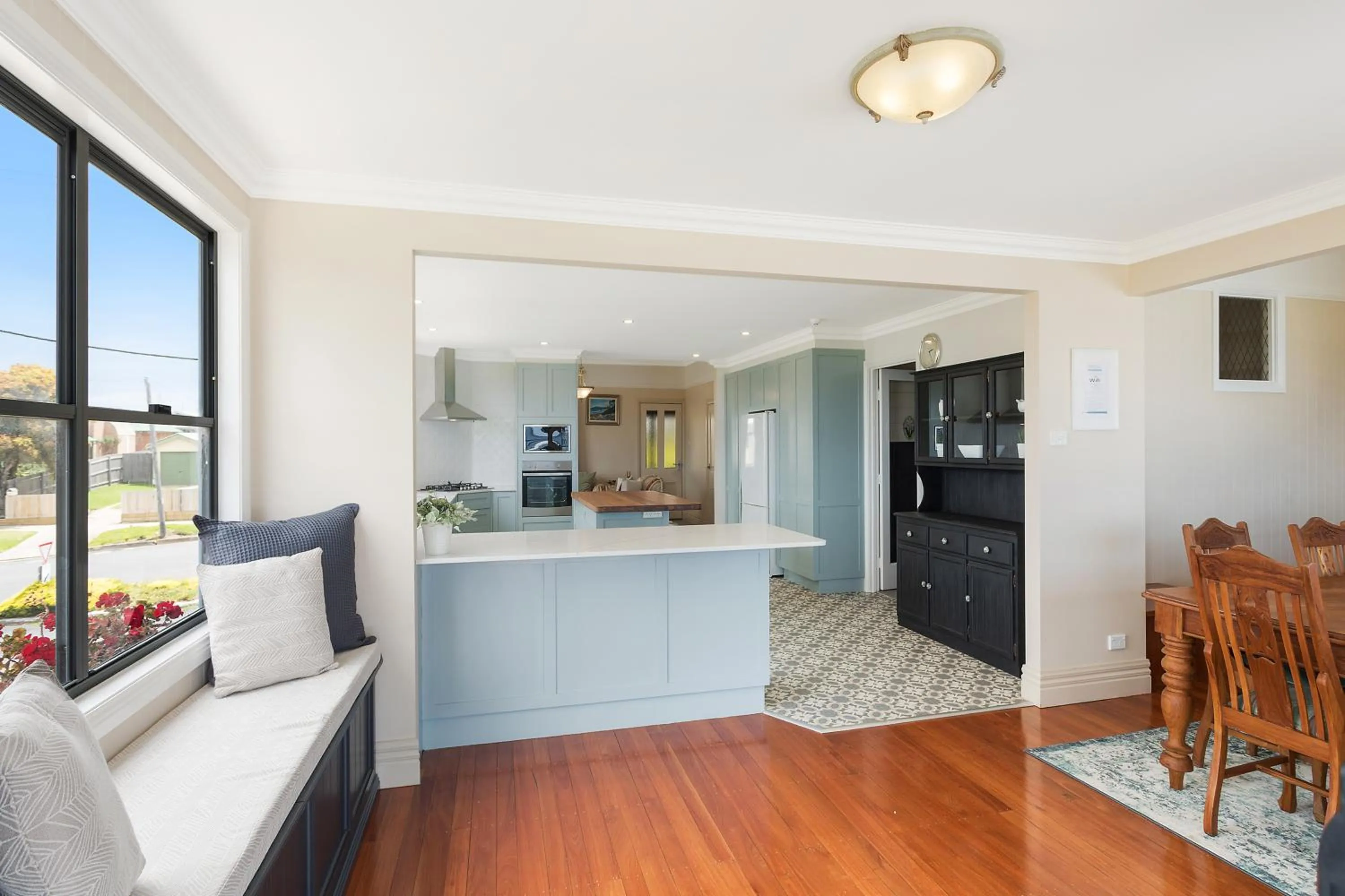 Kitchen or kitchenette in Heritage House Motel & Units