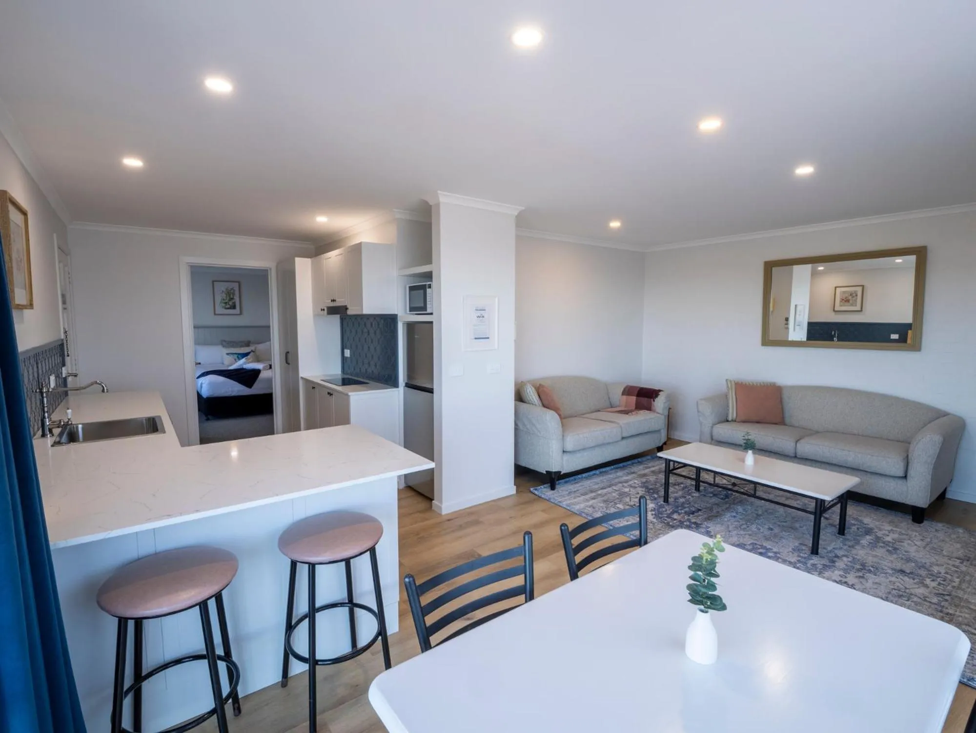 Heritage House Motel & Units