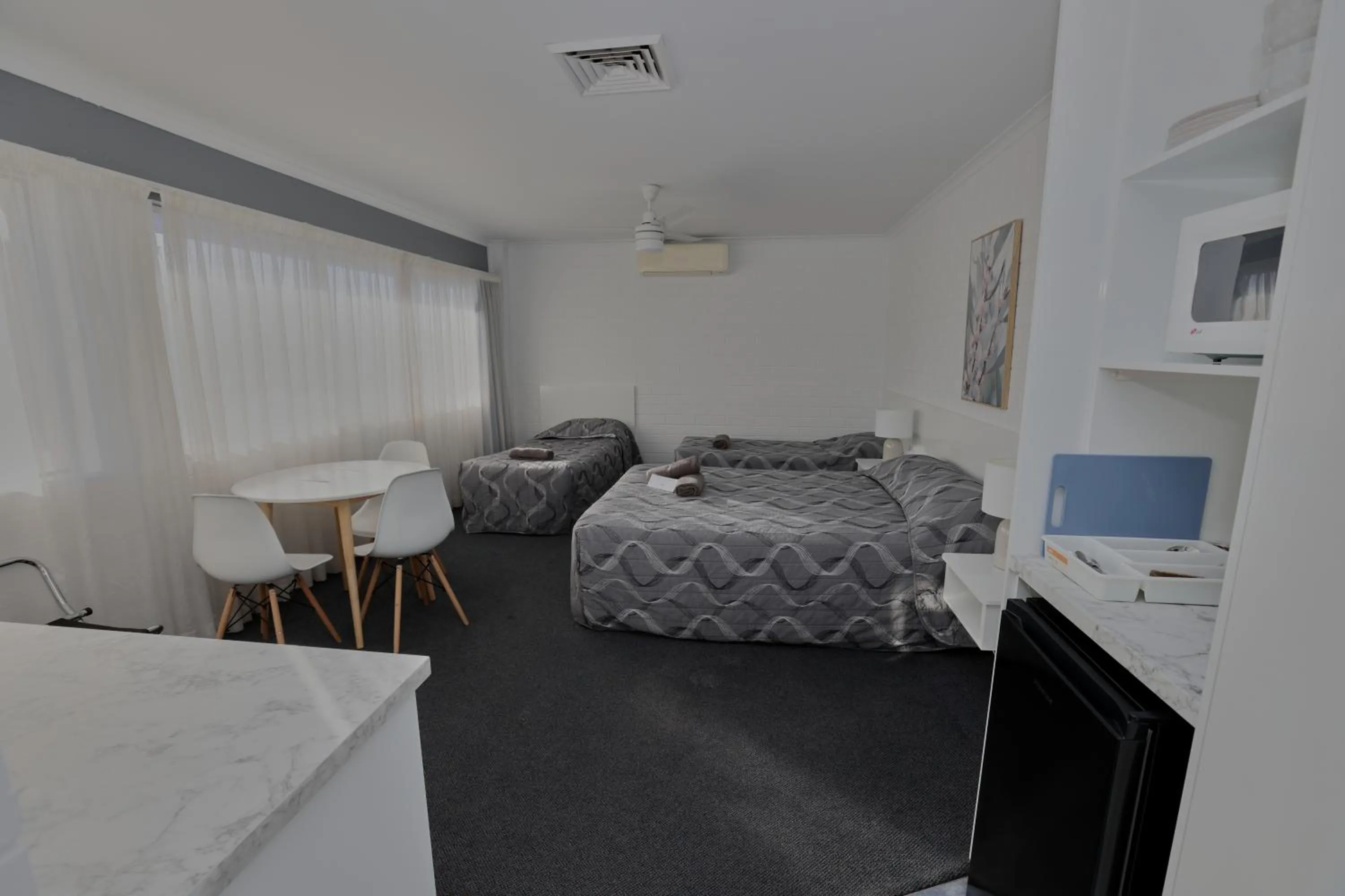 Photo of the whole room, Bed in Dalby Manor Motor Inn