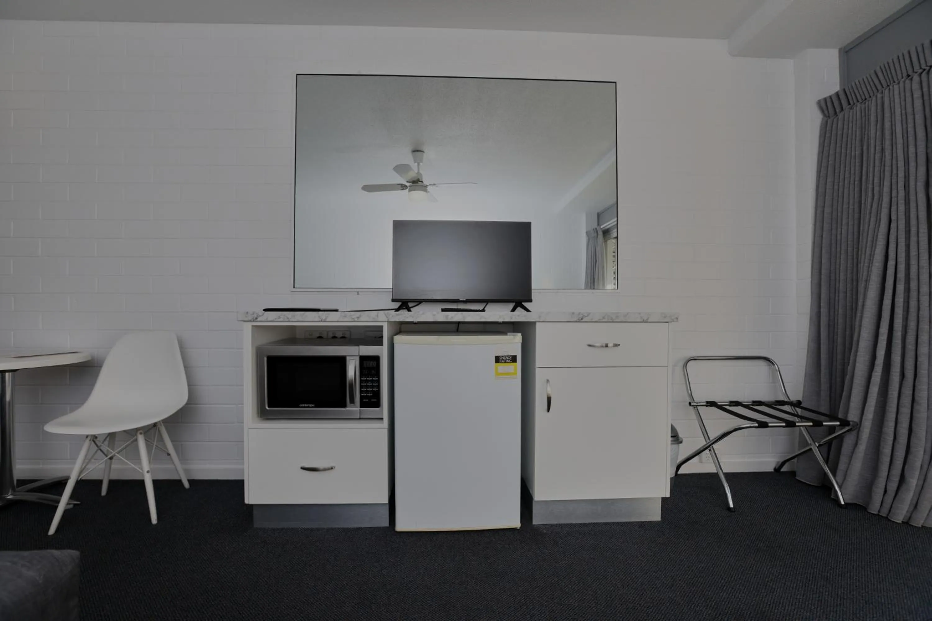 TV and multimedia in Dalby Manor Motor Inn