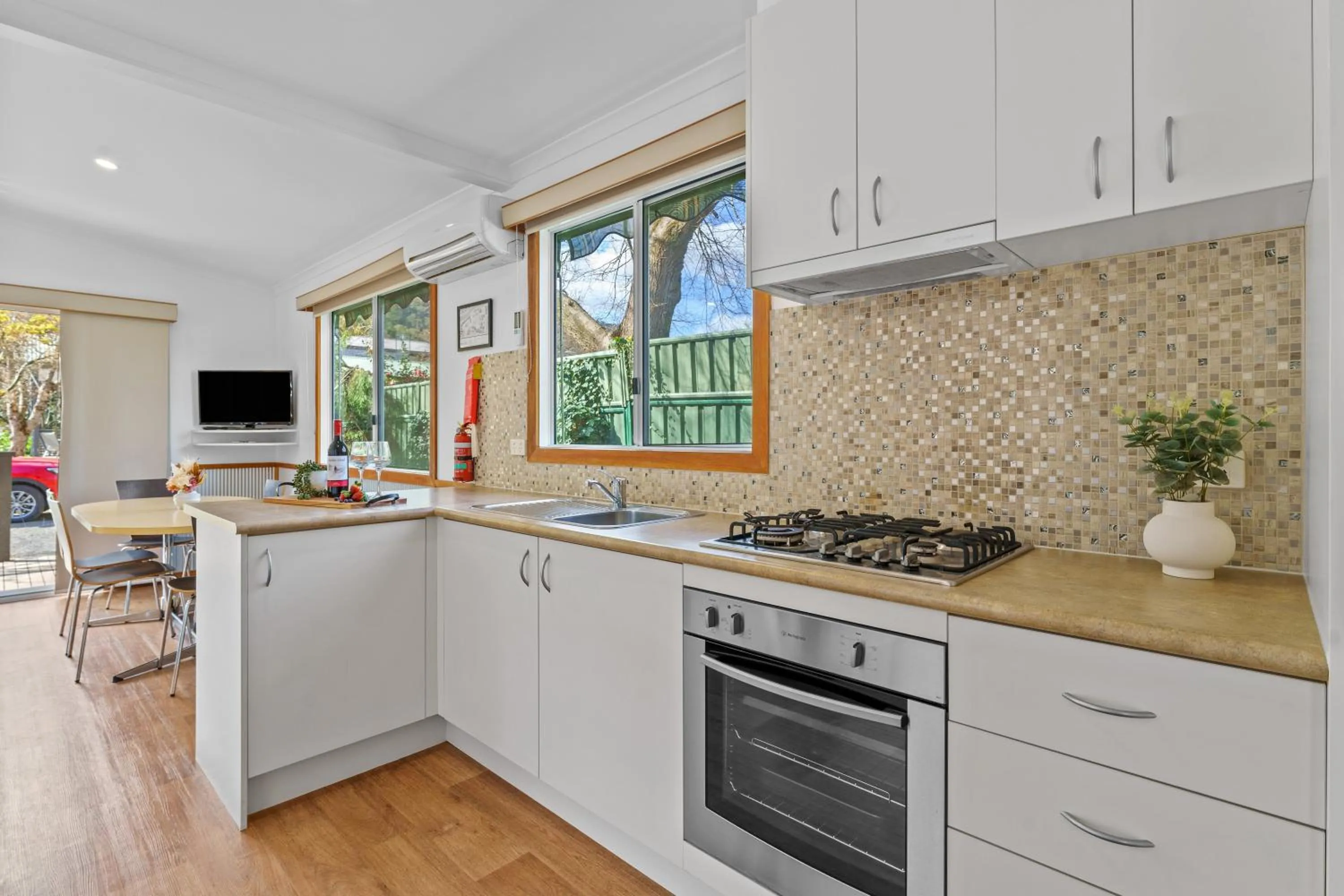 Kitchen or kitchenette in BIG4 Tasman Holiday Parks - Bright