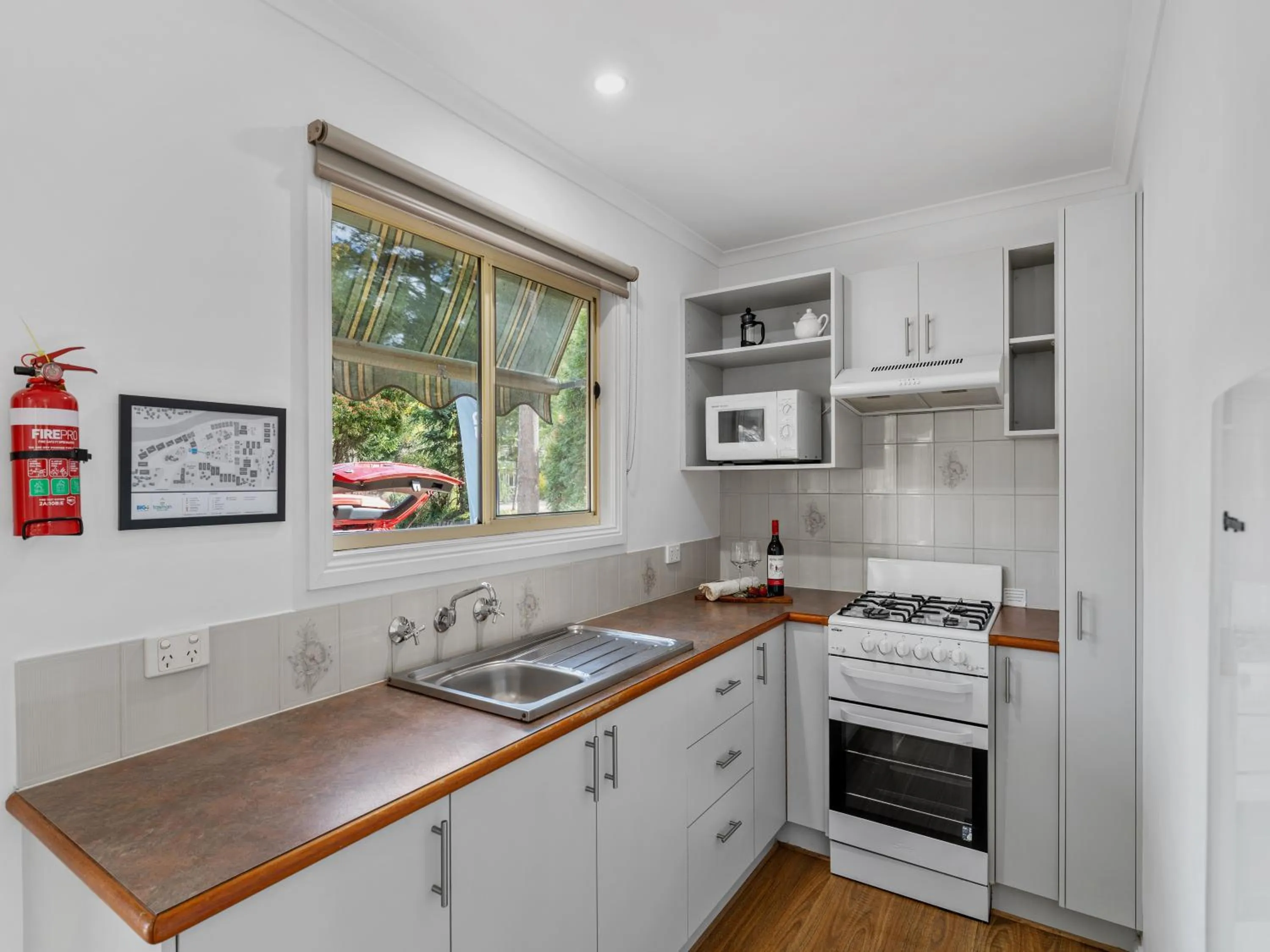 Kitchen or kitchenette in BIG4 Tasman Holiday Parks - Bright