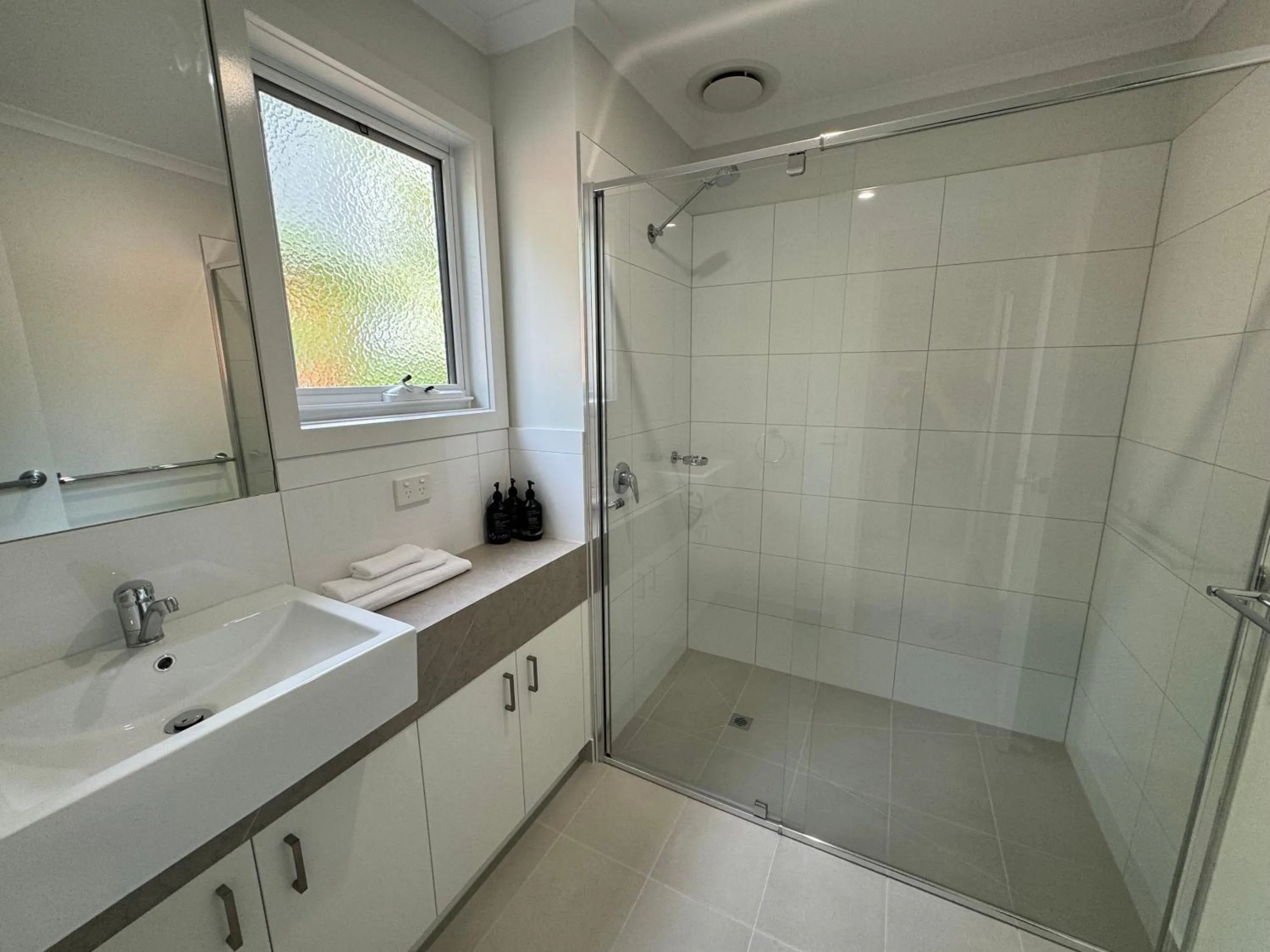 Bathroom in BIG4 Tasman Holiday Parks - Bright