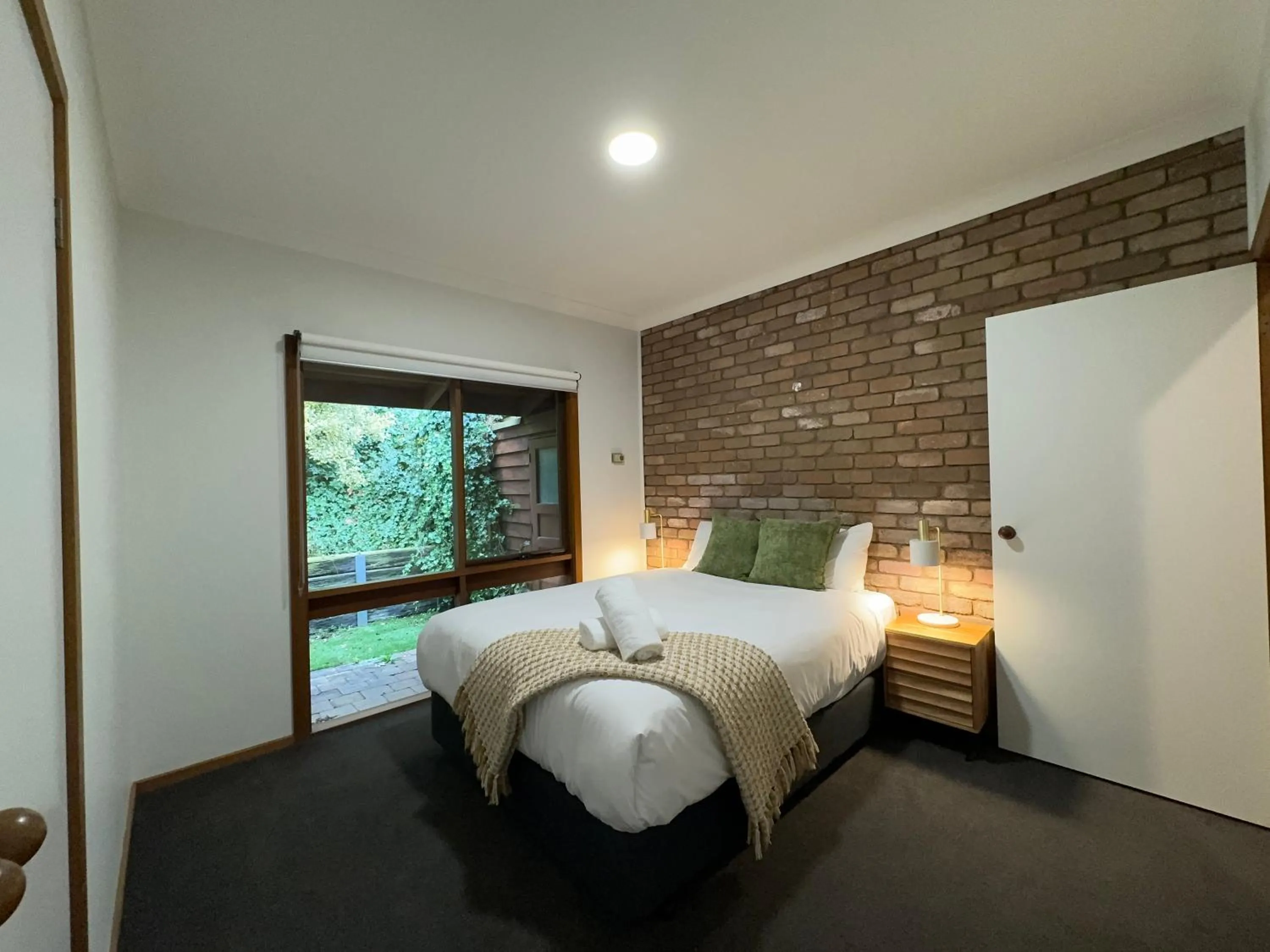 Bedroom, Bed in BIG4 Tasman Holiday Parks - Bright