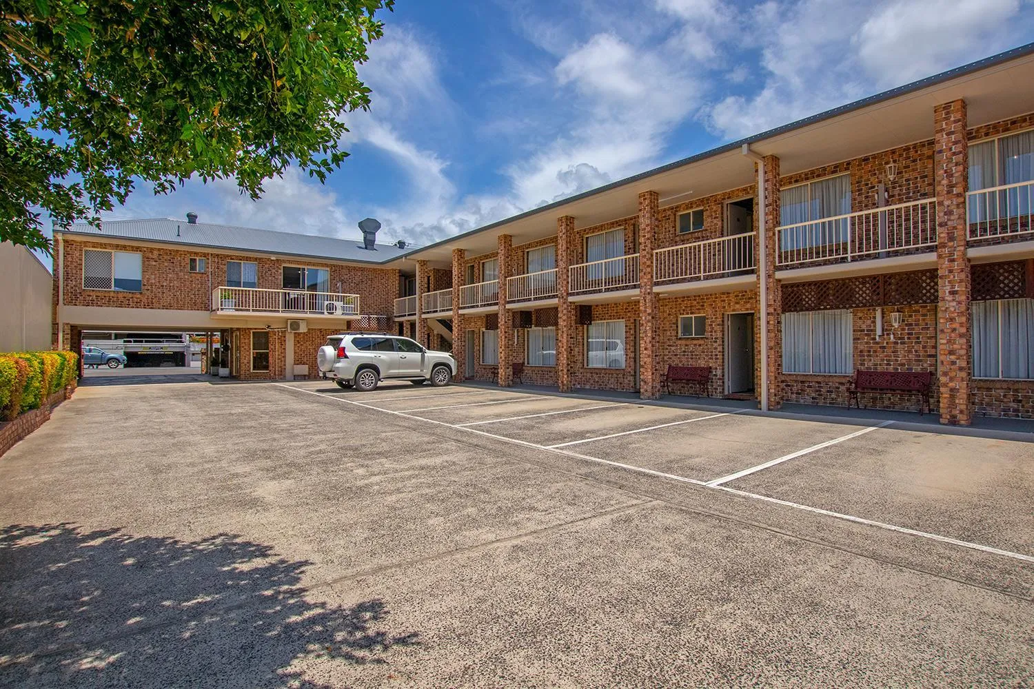 Property building in Richmond Motor Inn