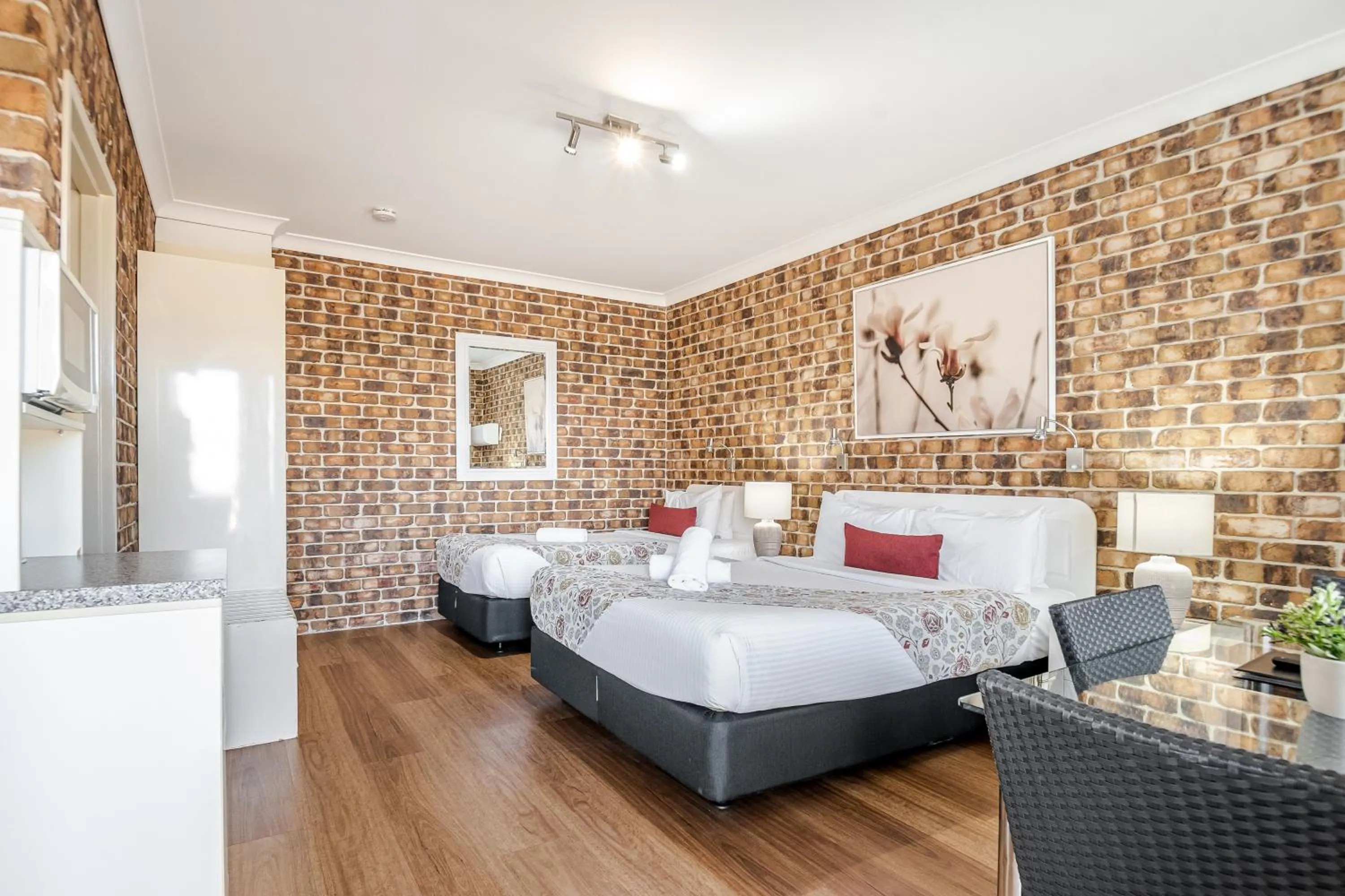 Bed in Richmond Motor Inn