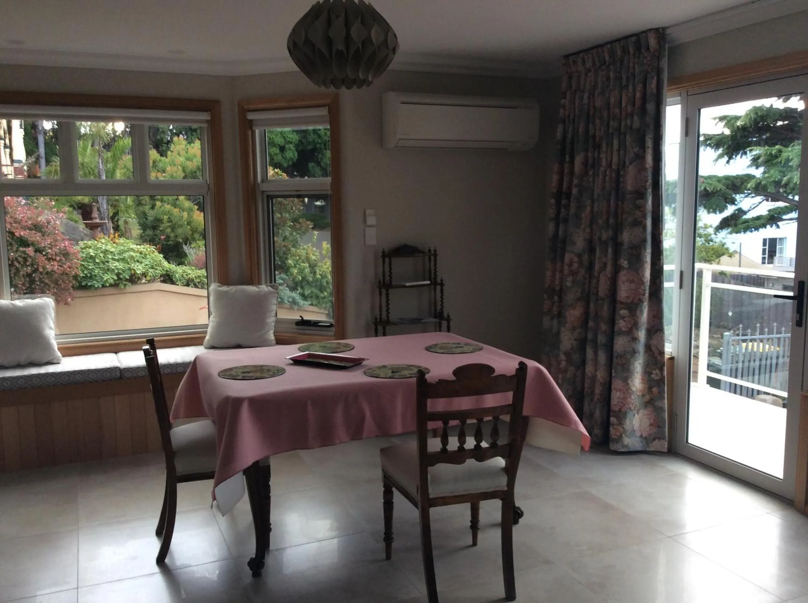 Seating area in Werndee