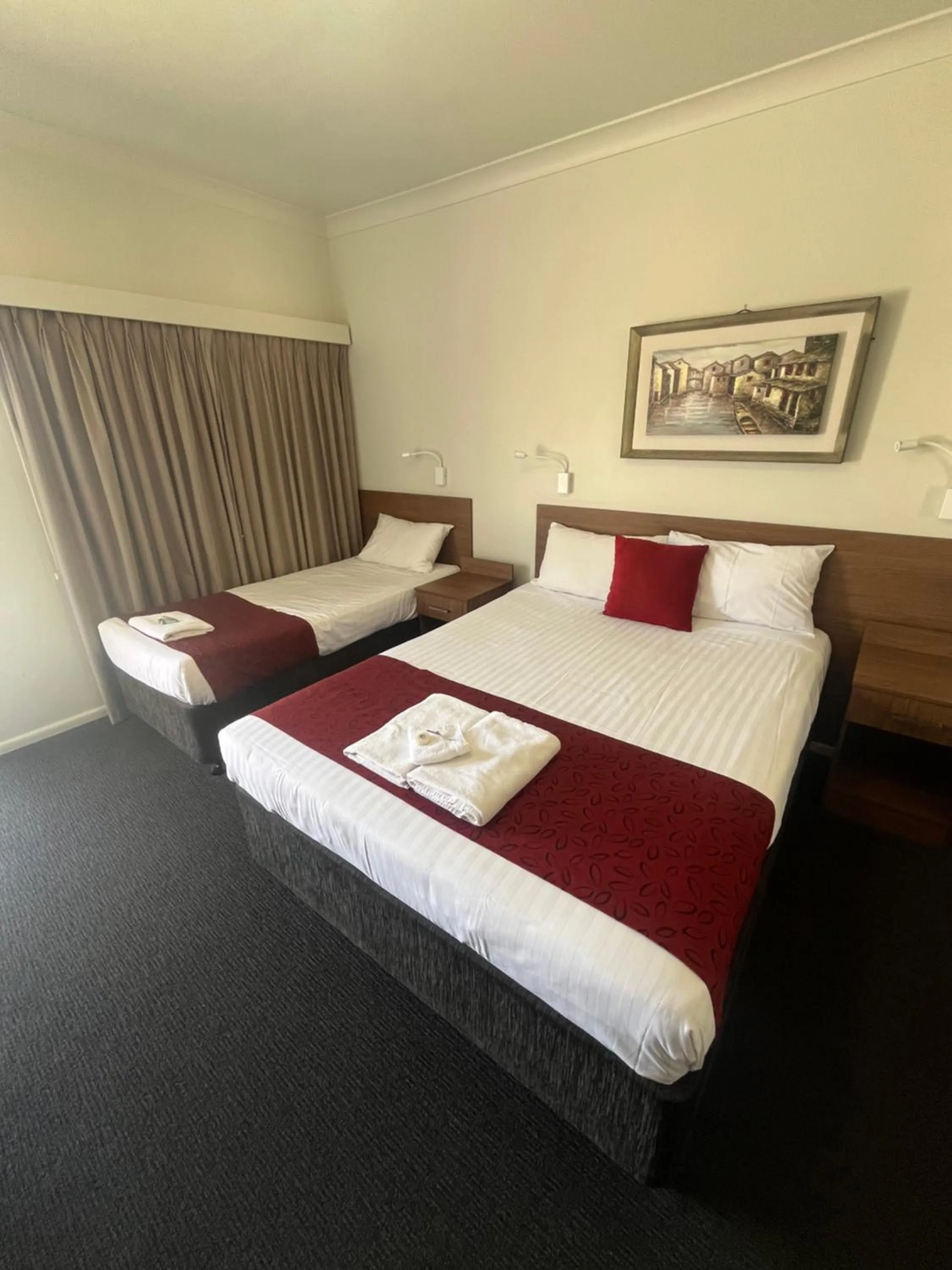 Bed in Gundagai Gabriel Motor Inn