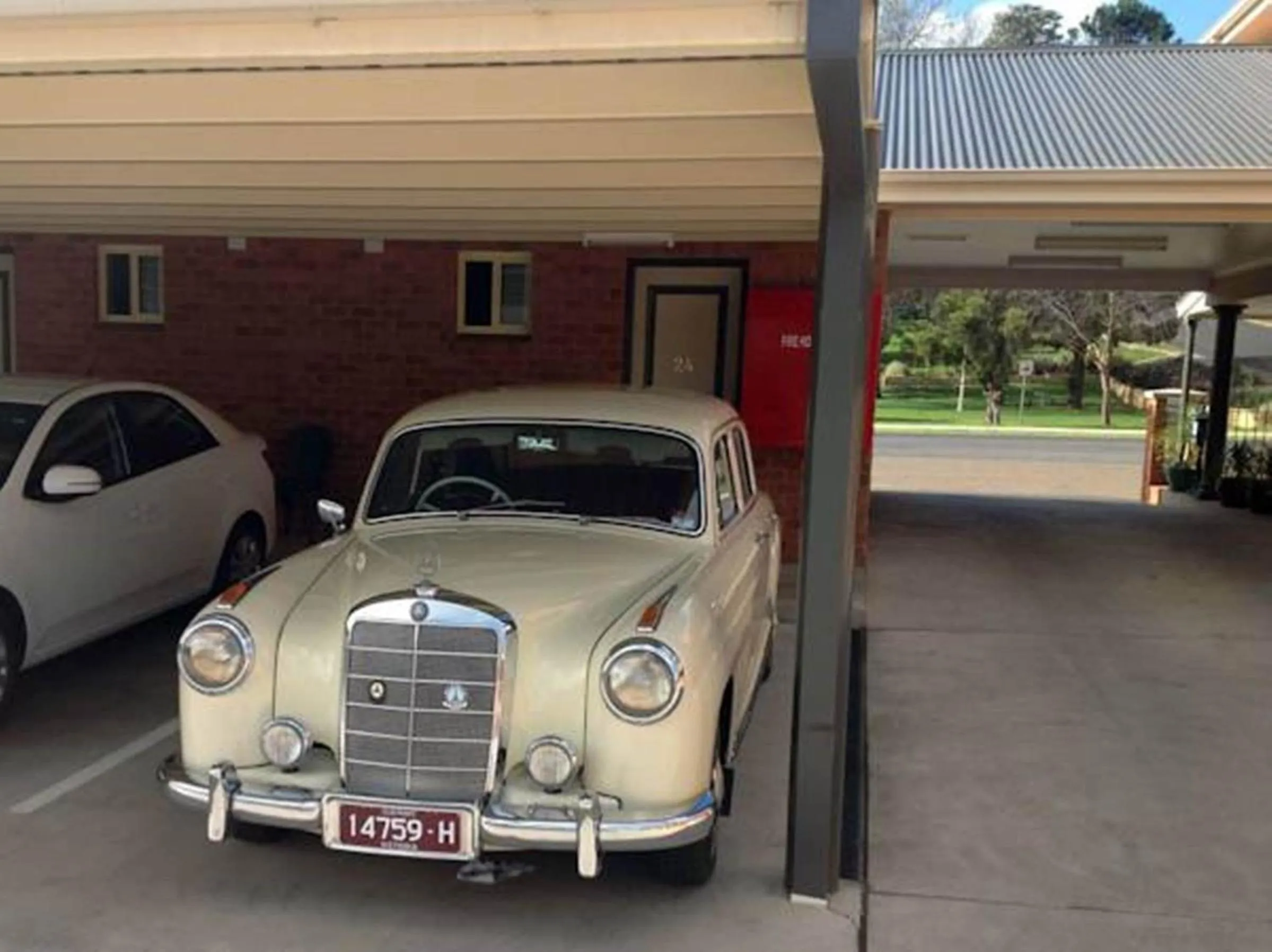 Parking in Gundagai Gabriel Motor Inn