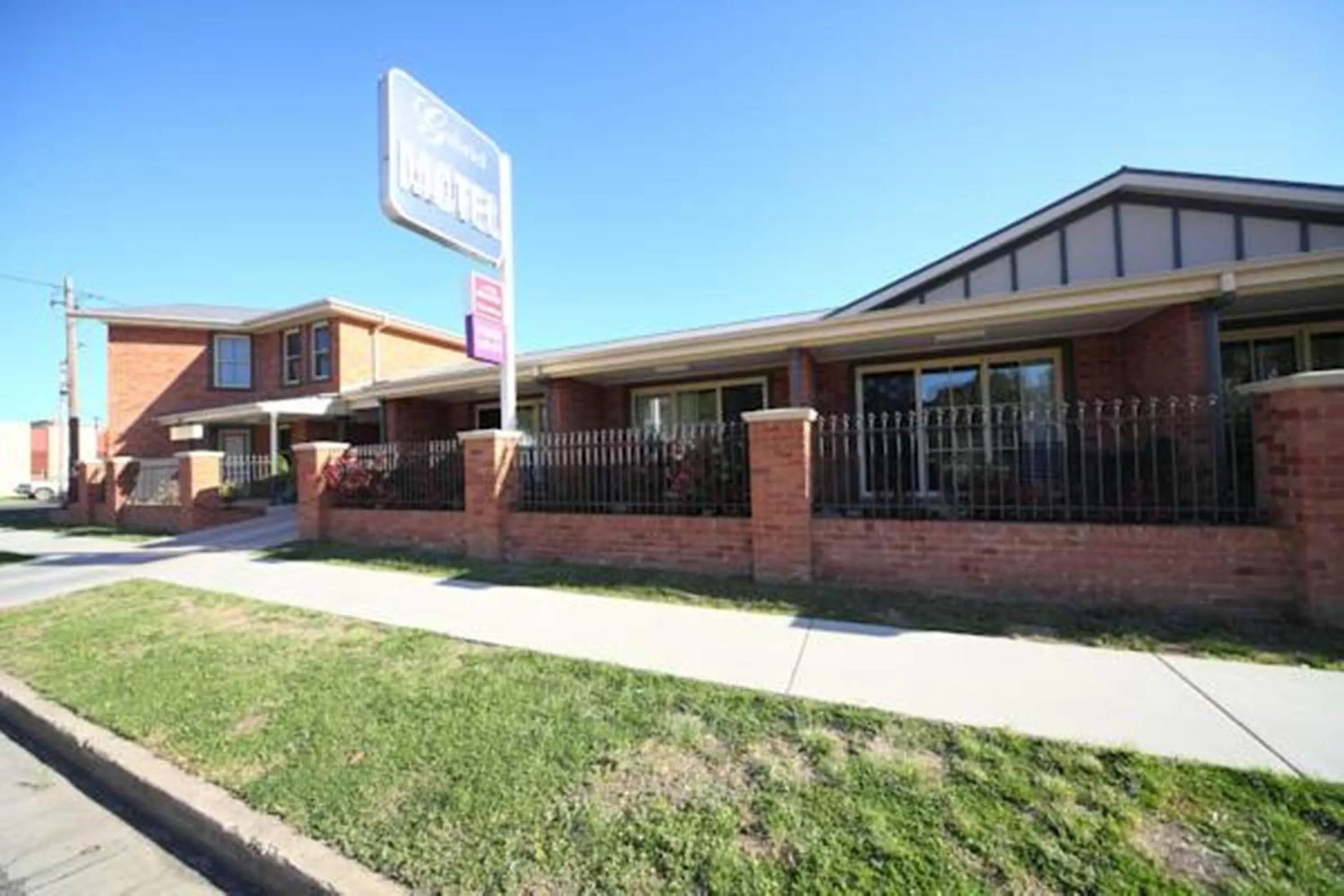Property building in Gundagai Gabriel Motor Inn