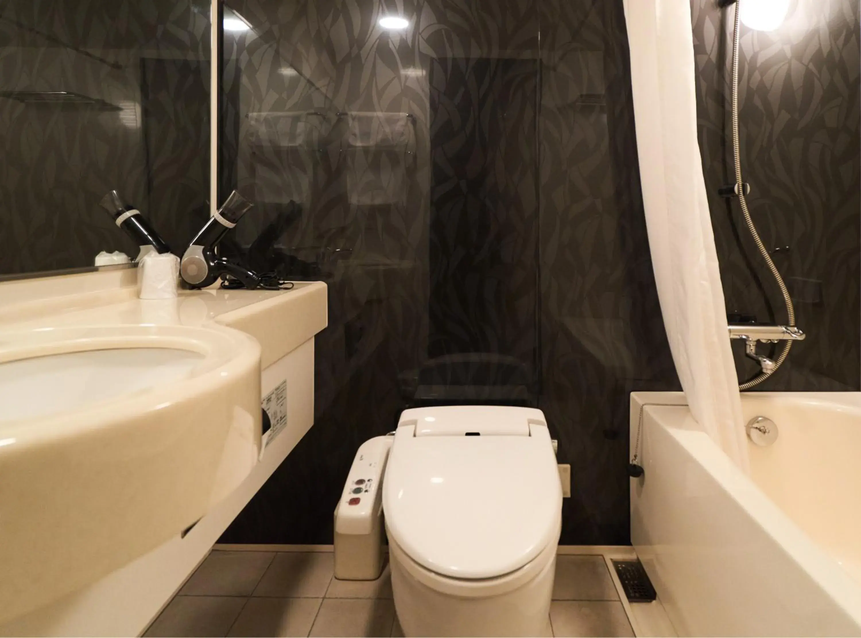 Double Room with Small Double Bed - single occupancy - Non-Smoking in Hotel Sunplaza Osaka Sakai Annex Double Room with Small Double Bed - single occupancy - Non-Smoking in Hotel Sunplaza Osaka Sakai Annex