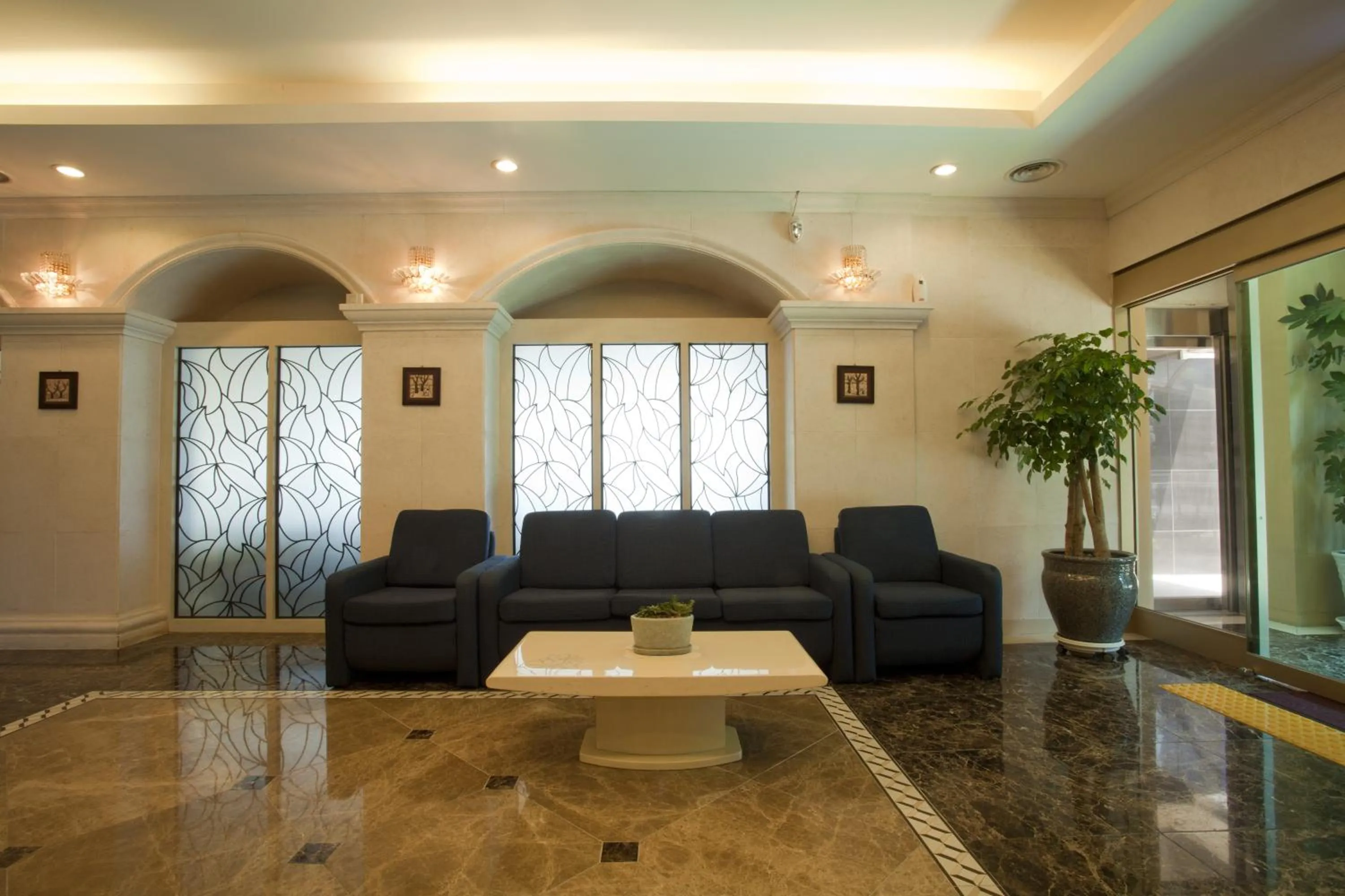 Lobby or reception in Elin Hotel