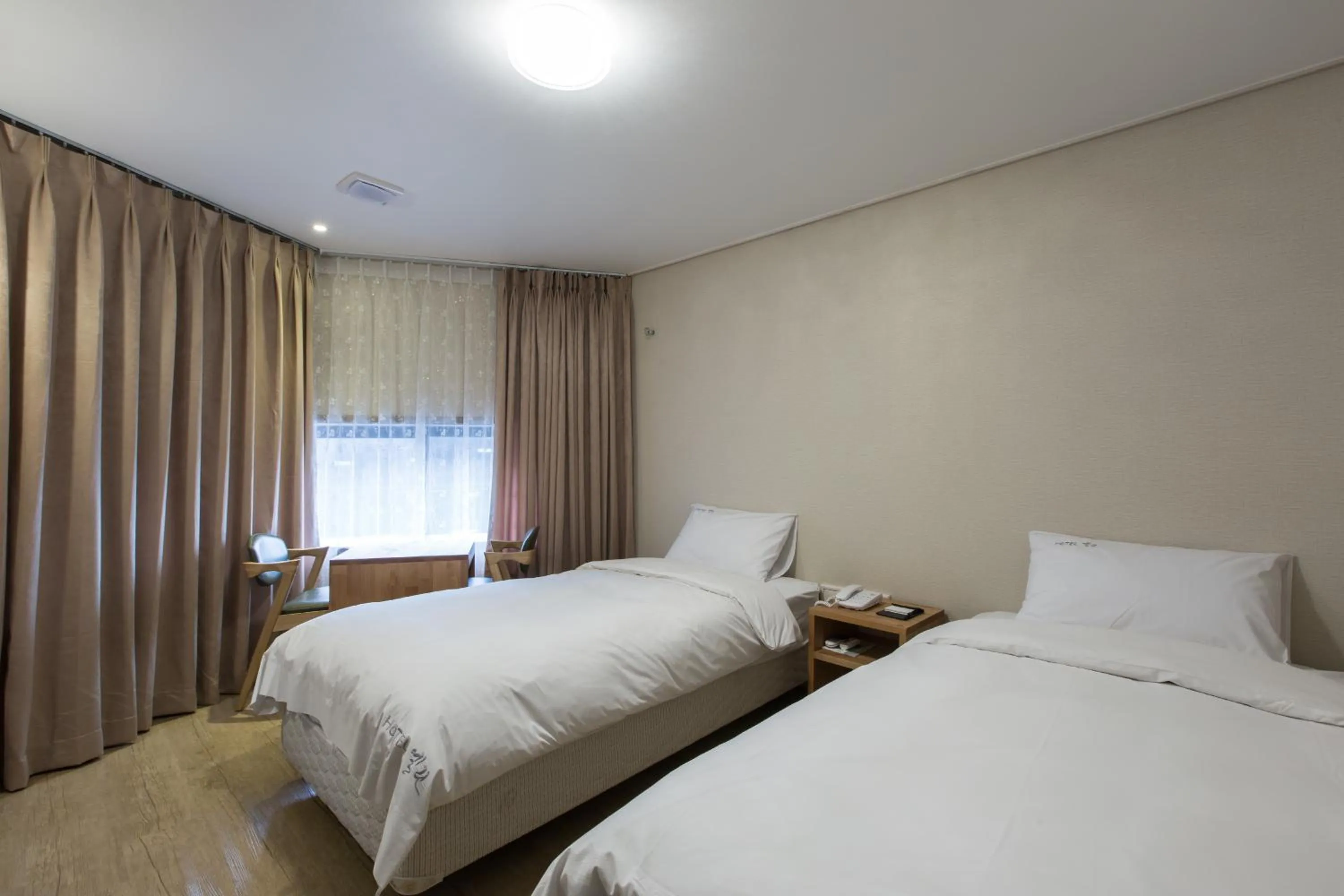 Bedroom, Bed in Elin Hotel