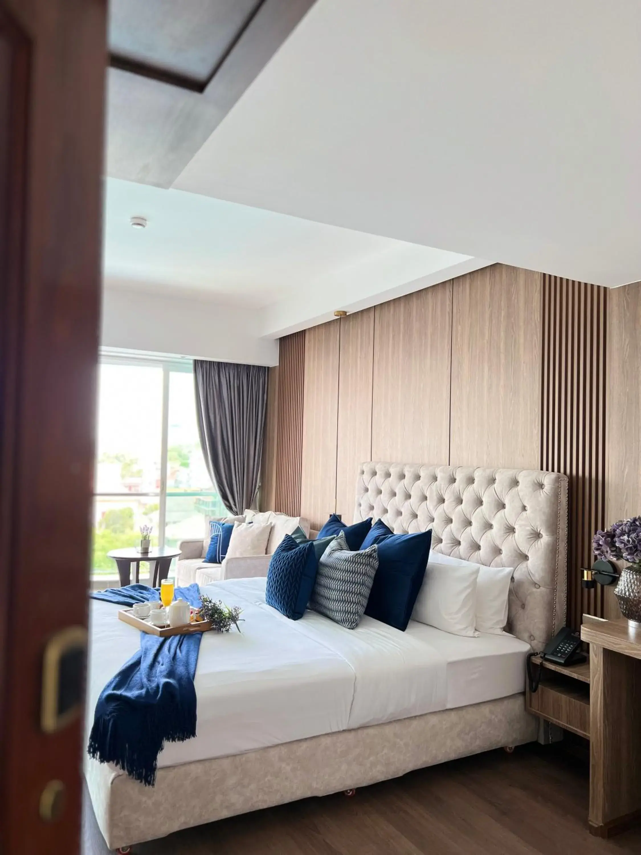 Suite with Balcony in Harmony Phnom Penh Hotel Suite with Balcony in Harmony Phnom Penh Hotel