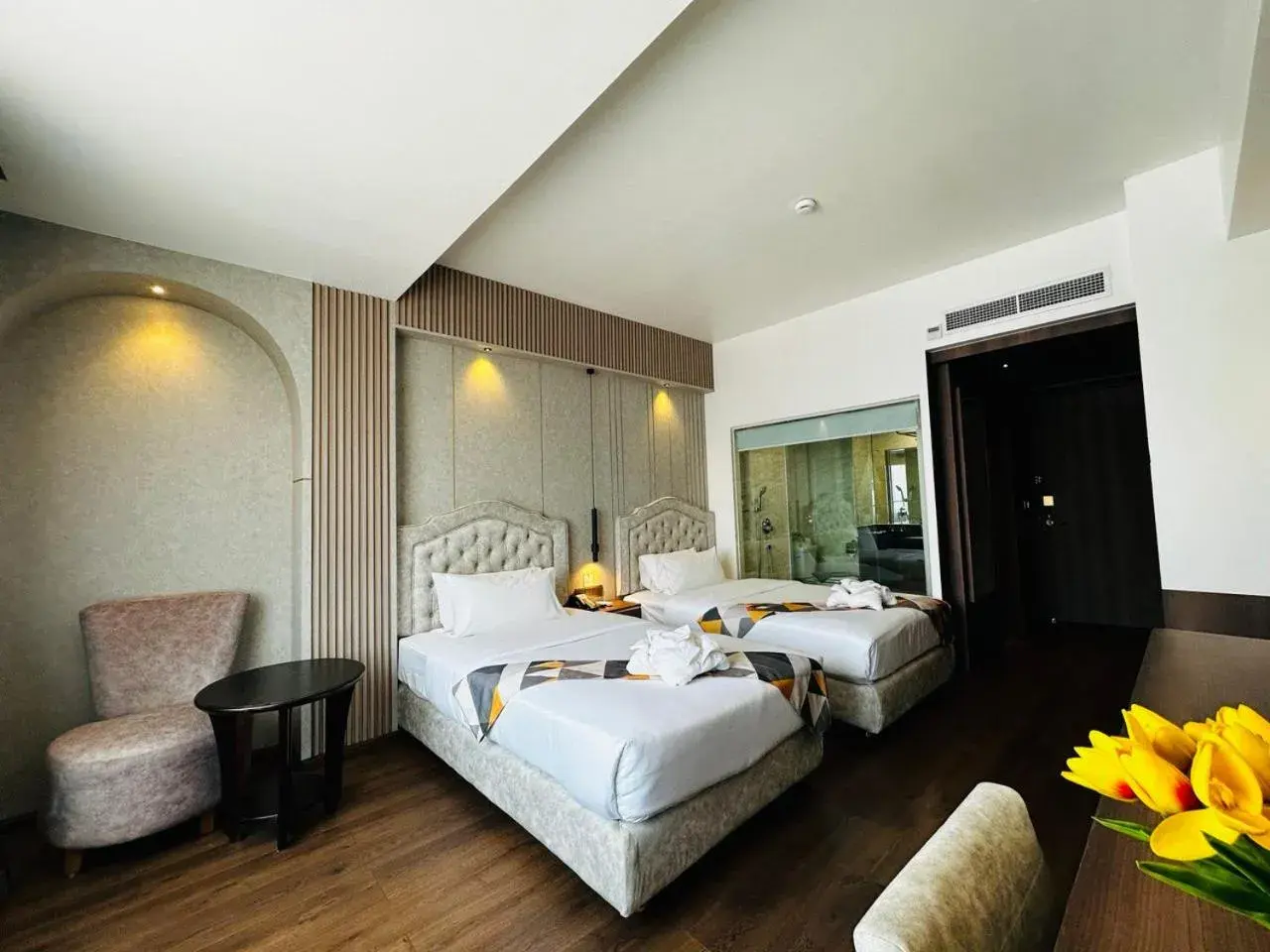 Deluxe Twin Room in Harmony Phnom Penh Hotel Deluxe Twin Room in Harmony Phnom Penh Hotel