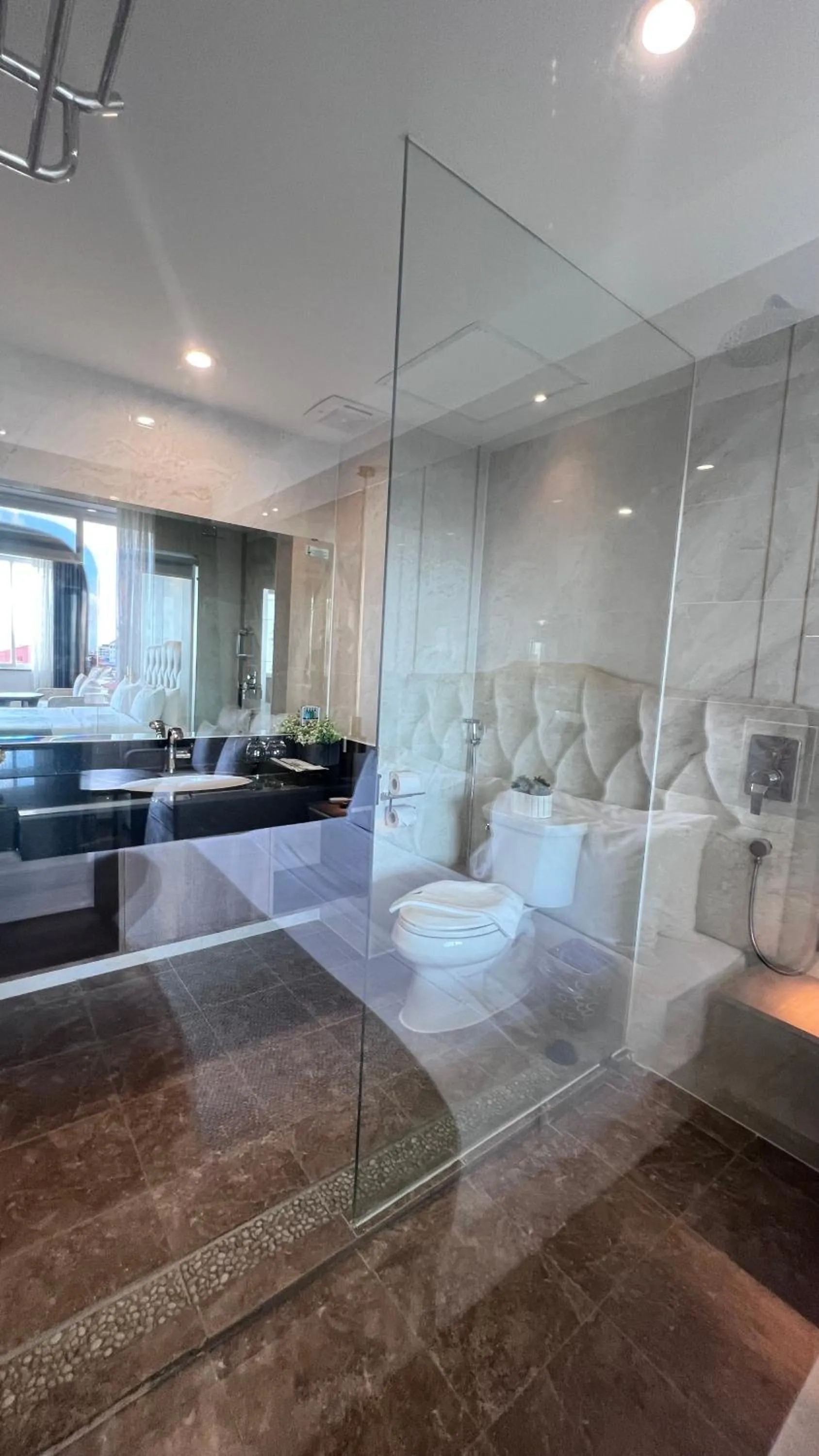 Bathroom in Harmony Phnom Penh Hotel