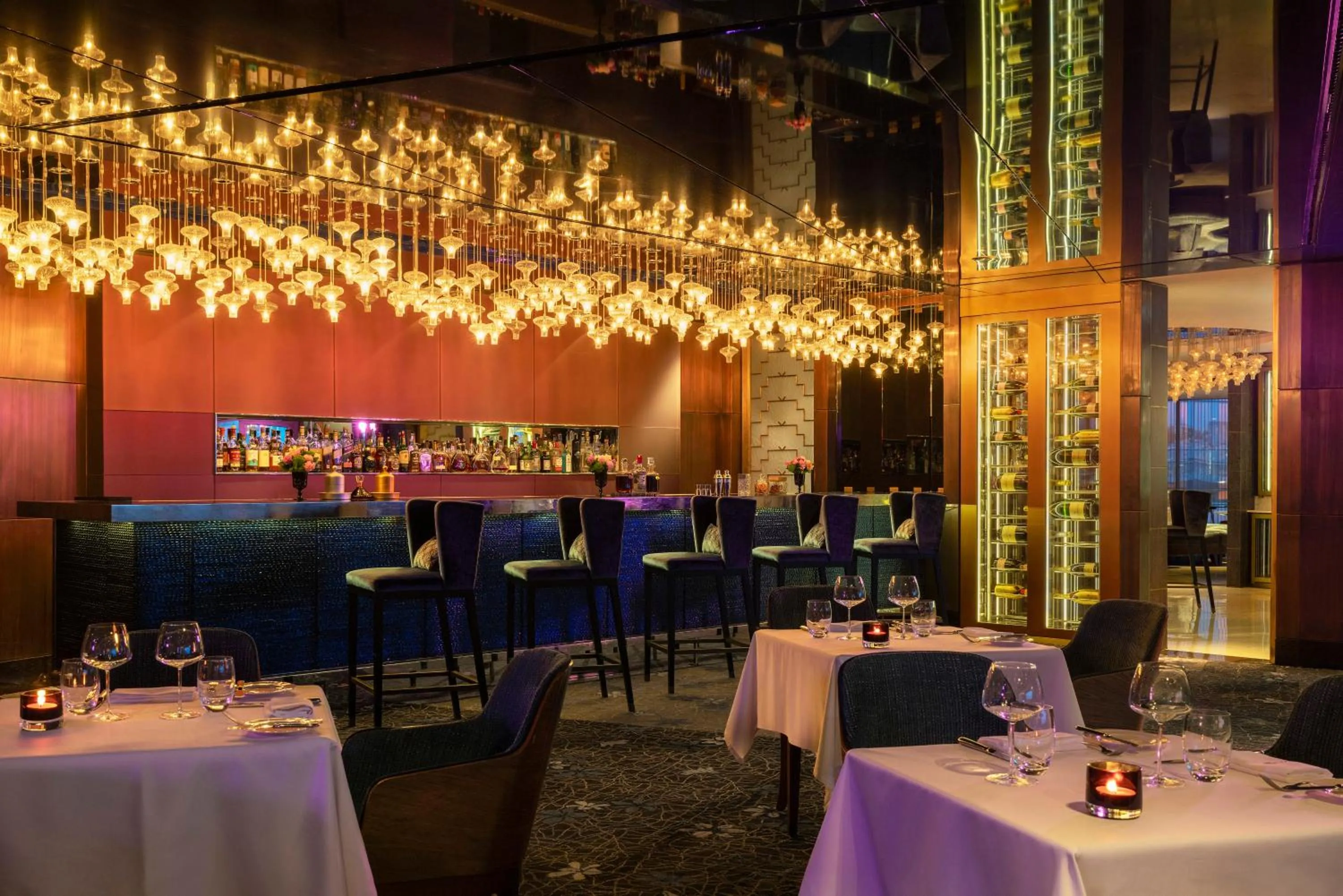 Lounge or bar in Raffles Istanbul