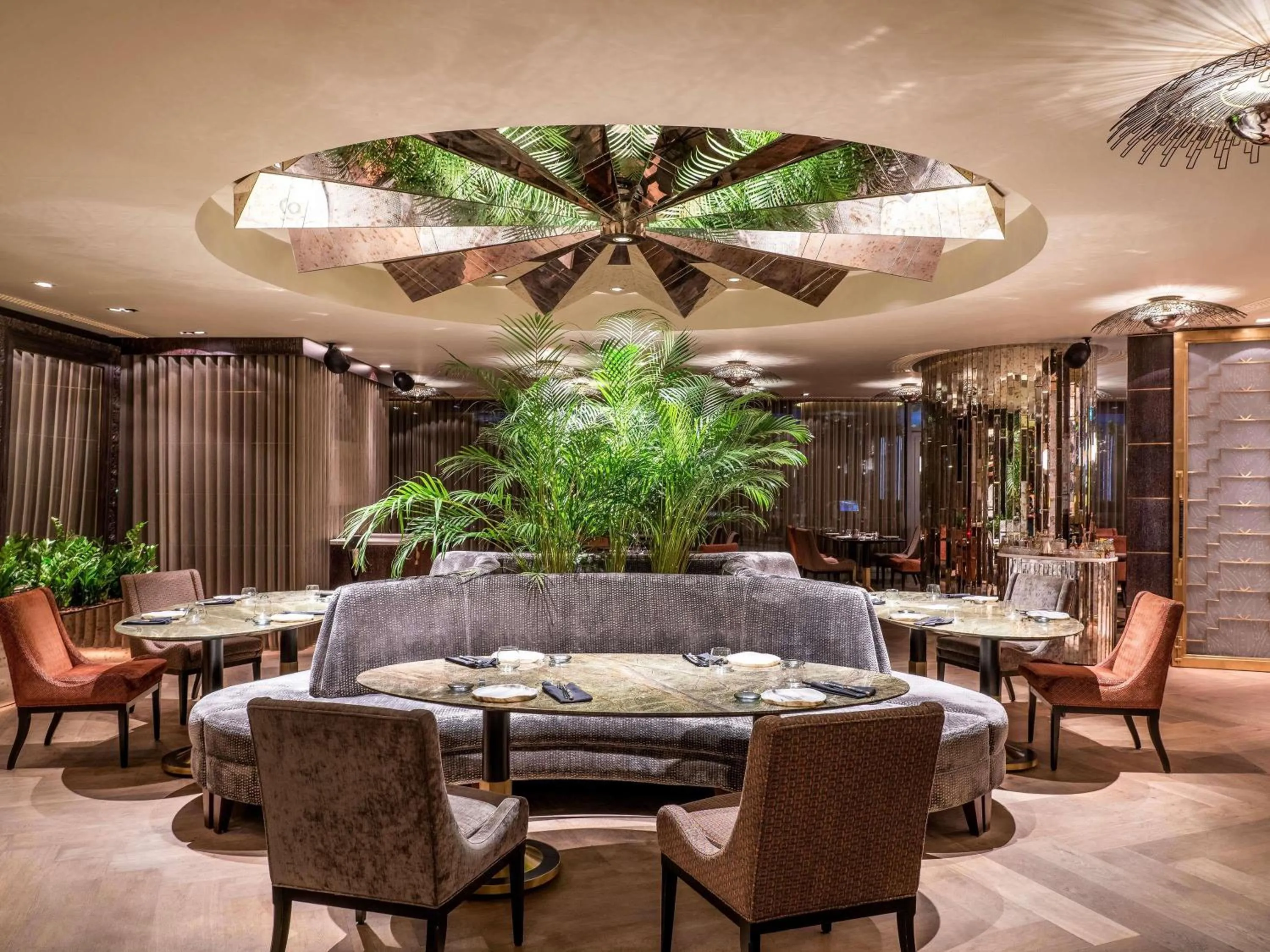 Restaurant/places to eat in Raffles Istanbul