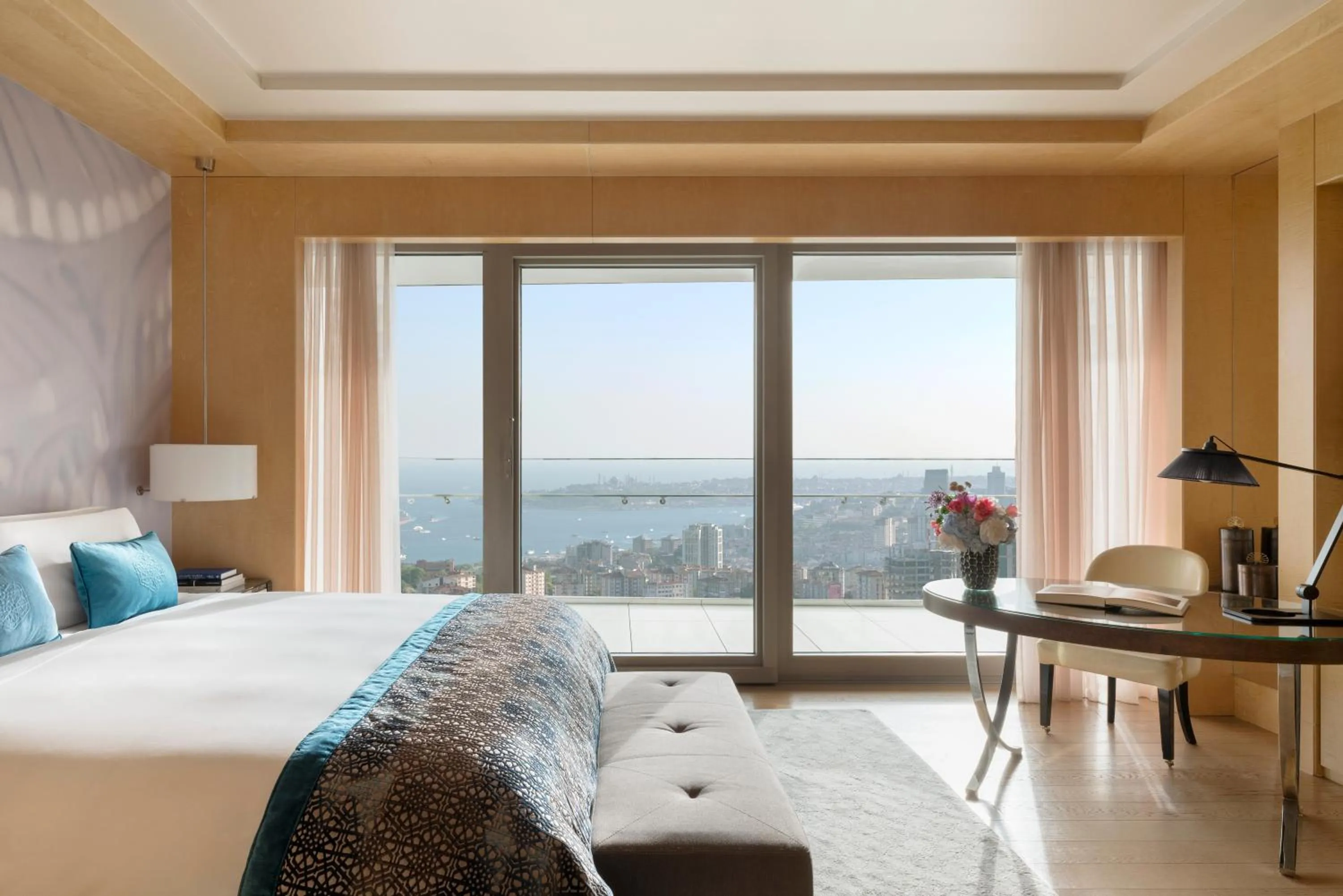 Bed in Raffles Istanbul