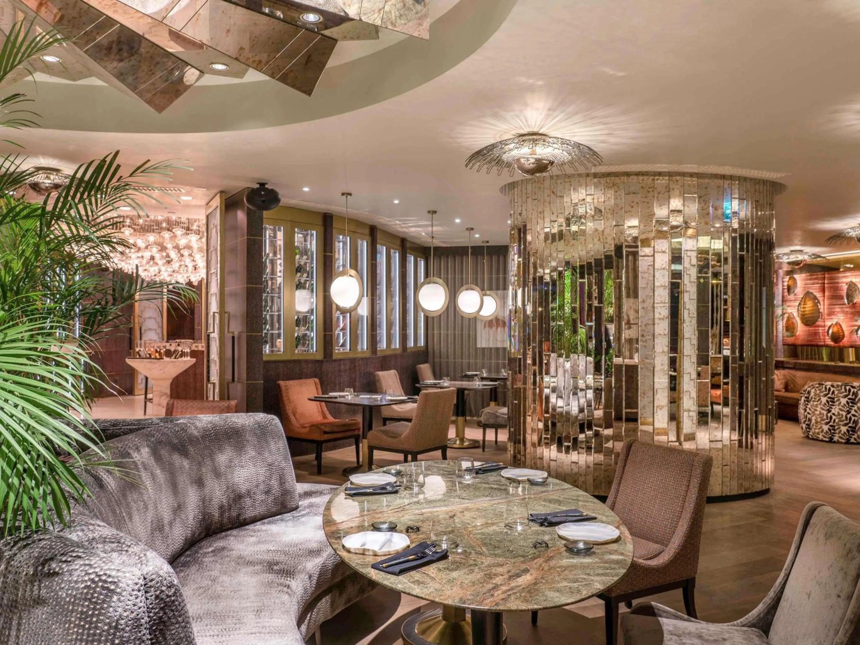 Restaurant/places to eat in Raffles Istanbul