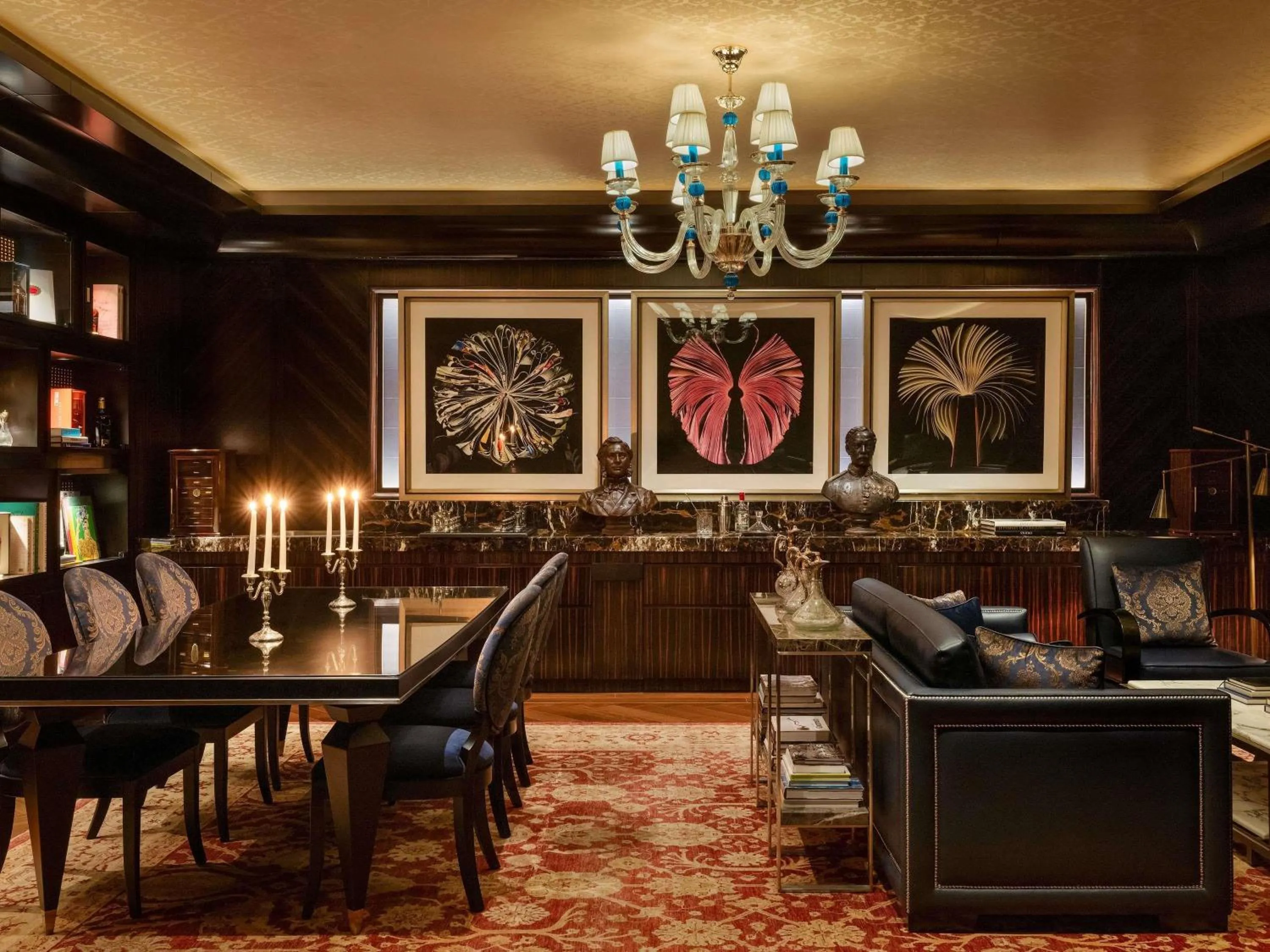 Lounge or bar in Raffles Istanbul