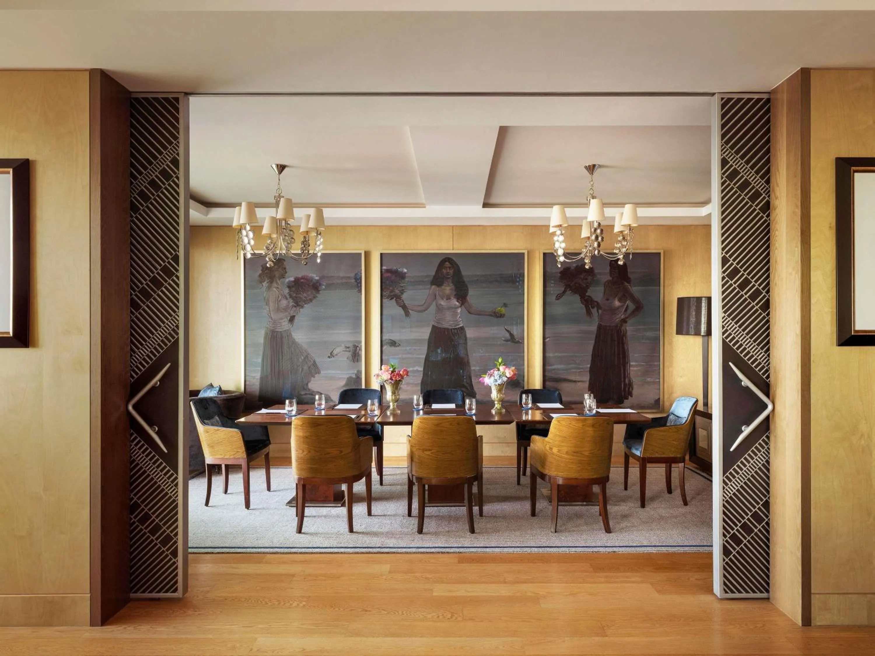 Restaurant/places to eat in Raffles Istanbul