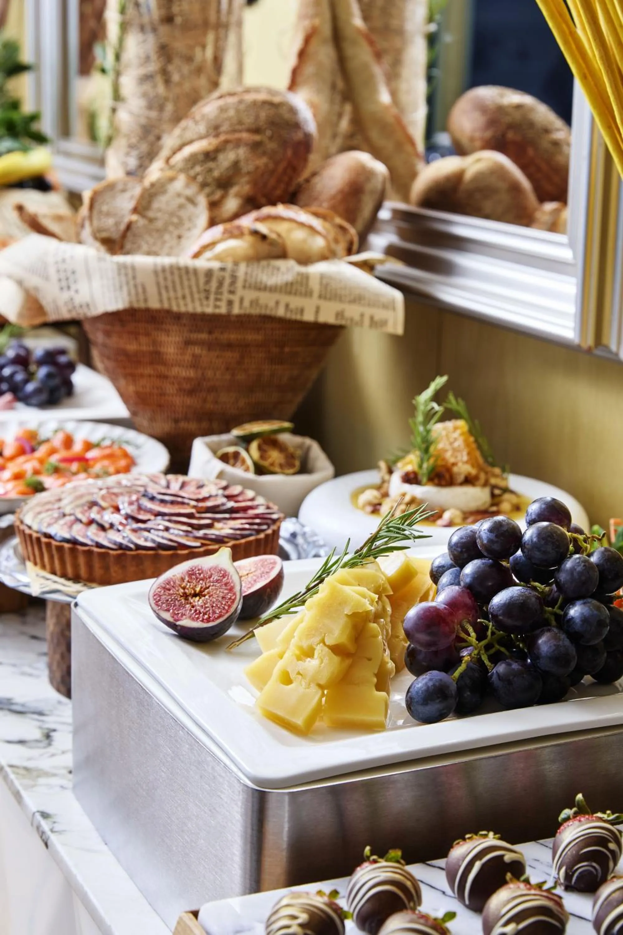 Restaurant/places to eat in Raffles Istanbul