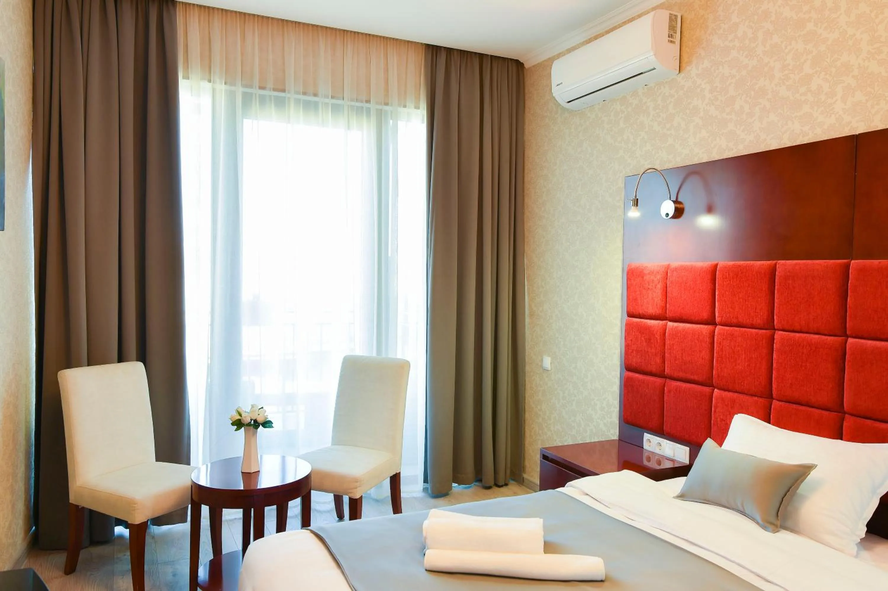 Bed in Kraveli Hotel