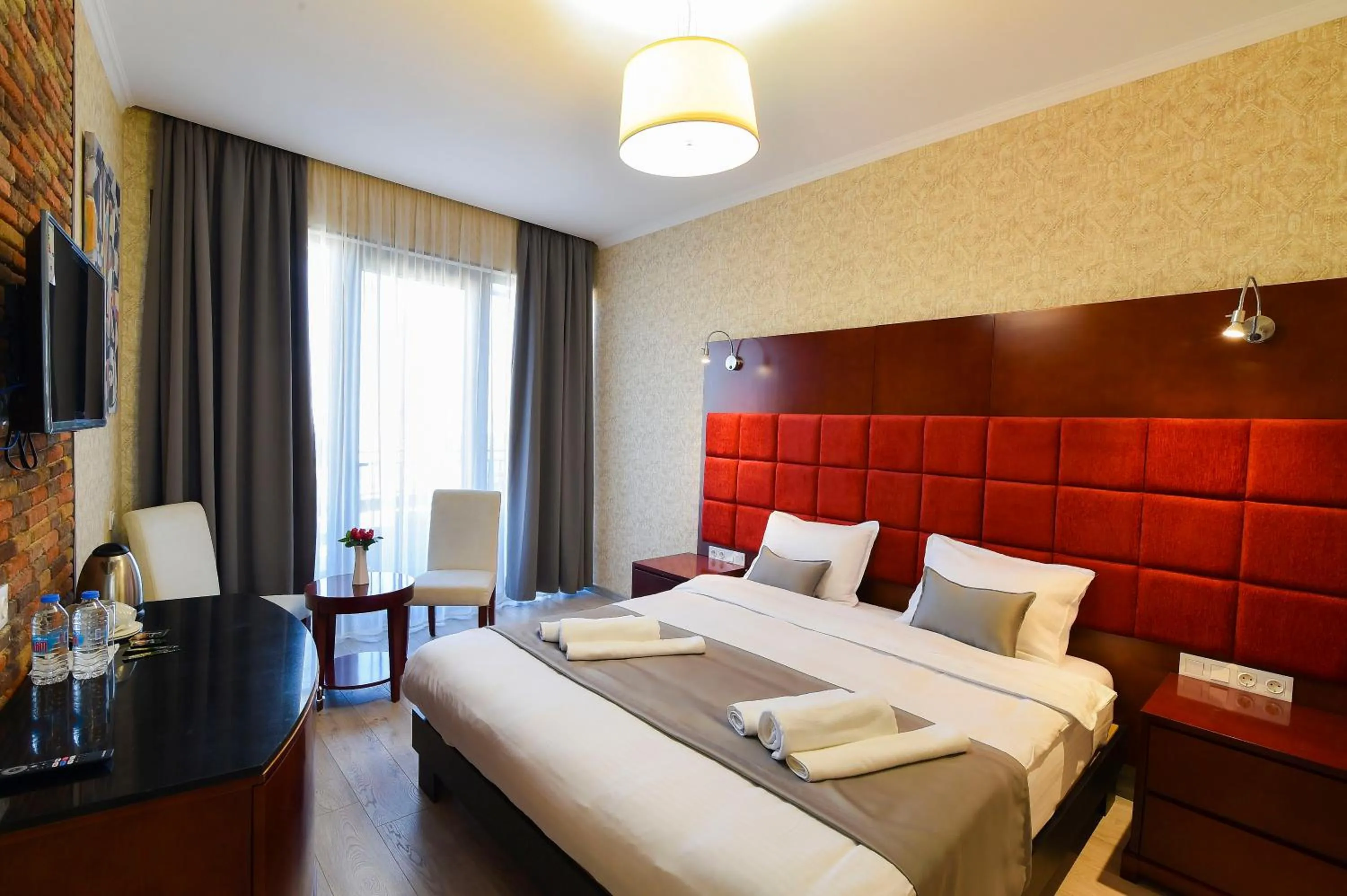 Bed in Kraveli Hotel