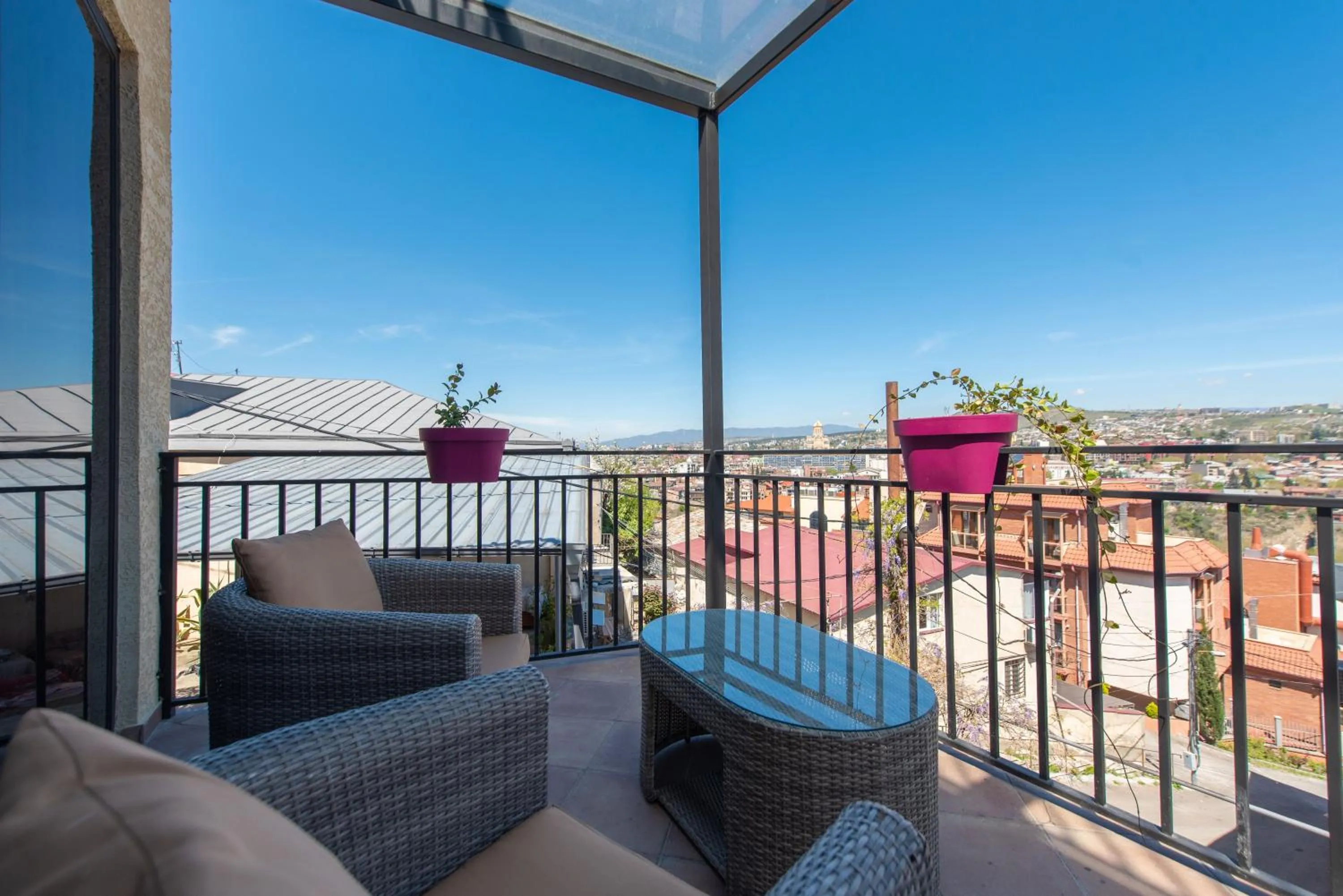 Day in Kraveli Hotel