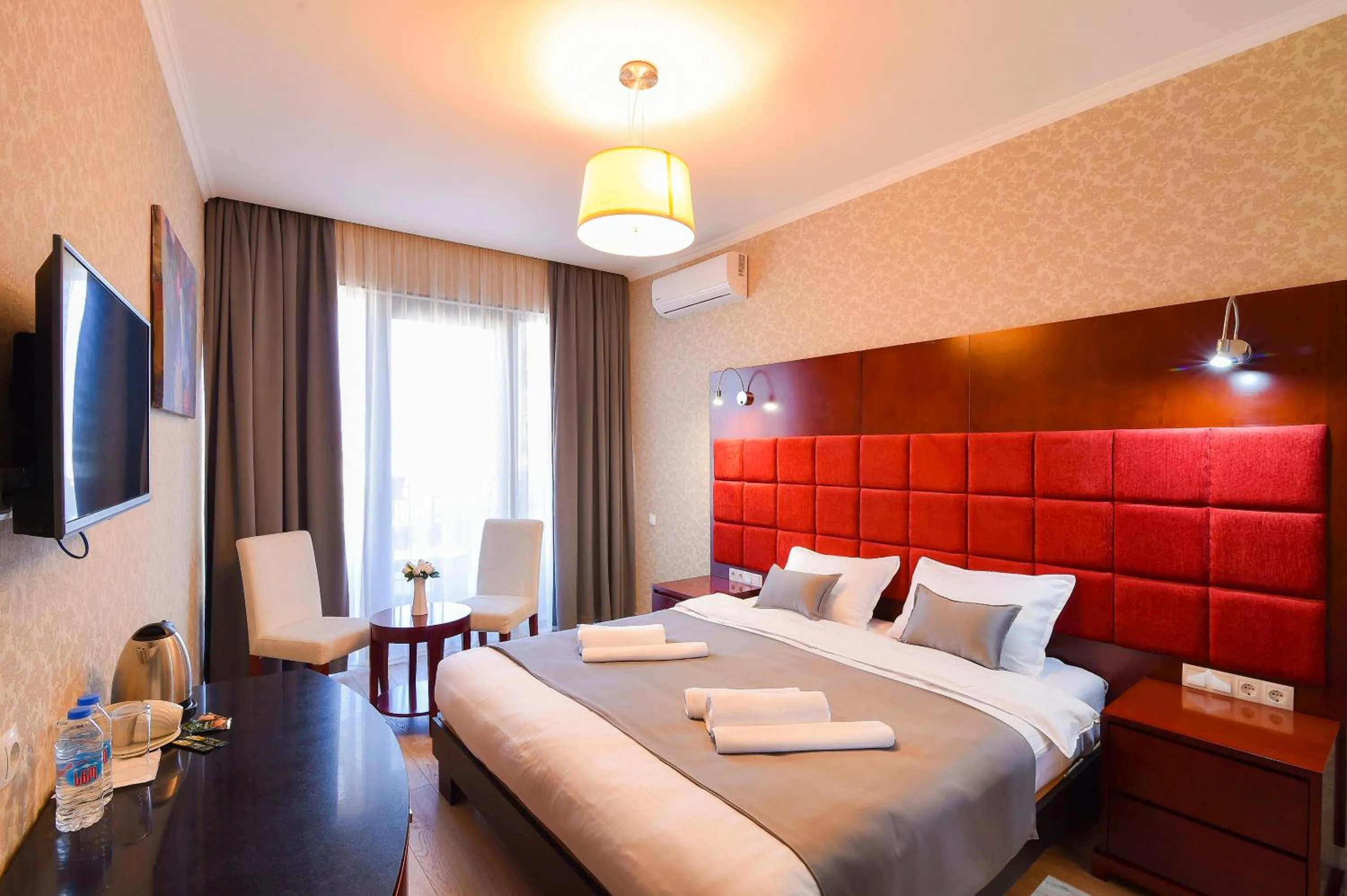 Bed in Kraveli Hotel