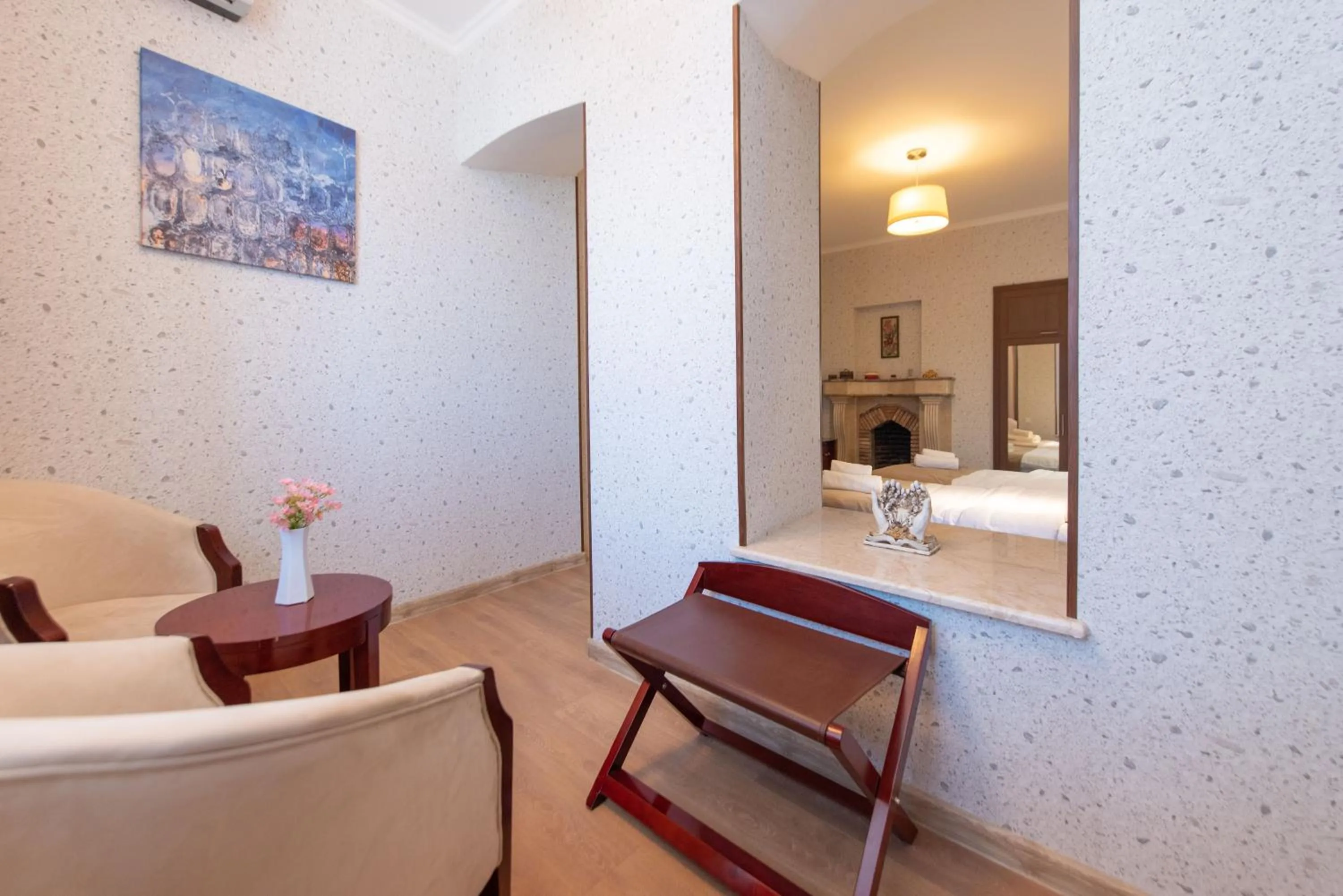 Area and facilities in Kraveli Hotel