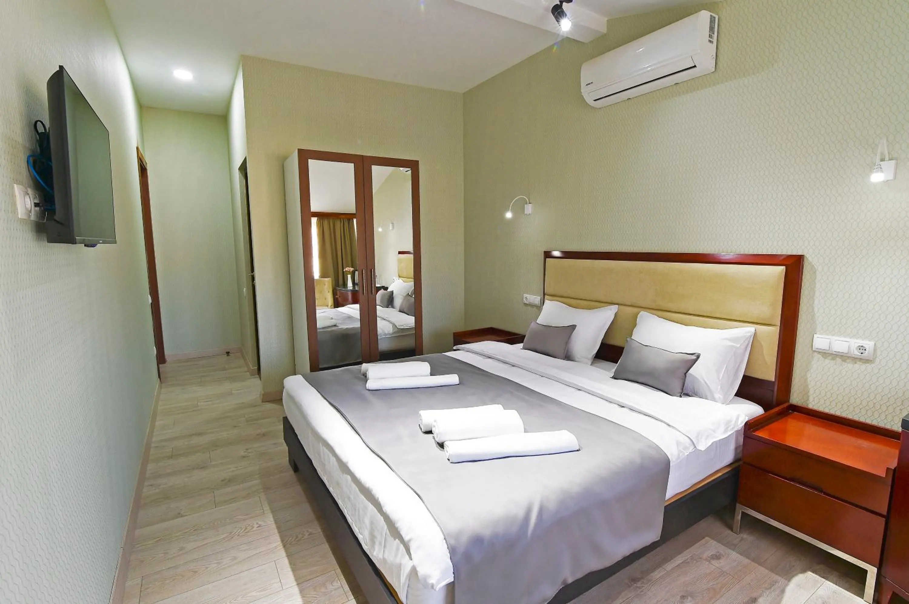 Bed in Kraveli Hotel