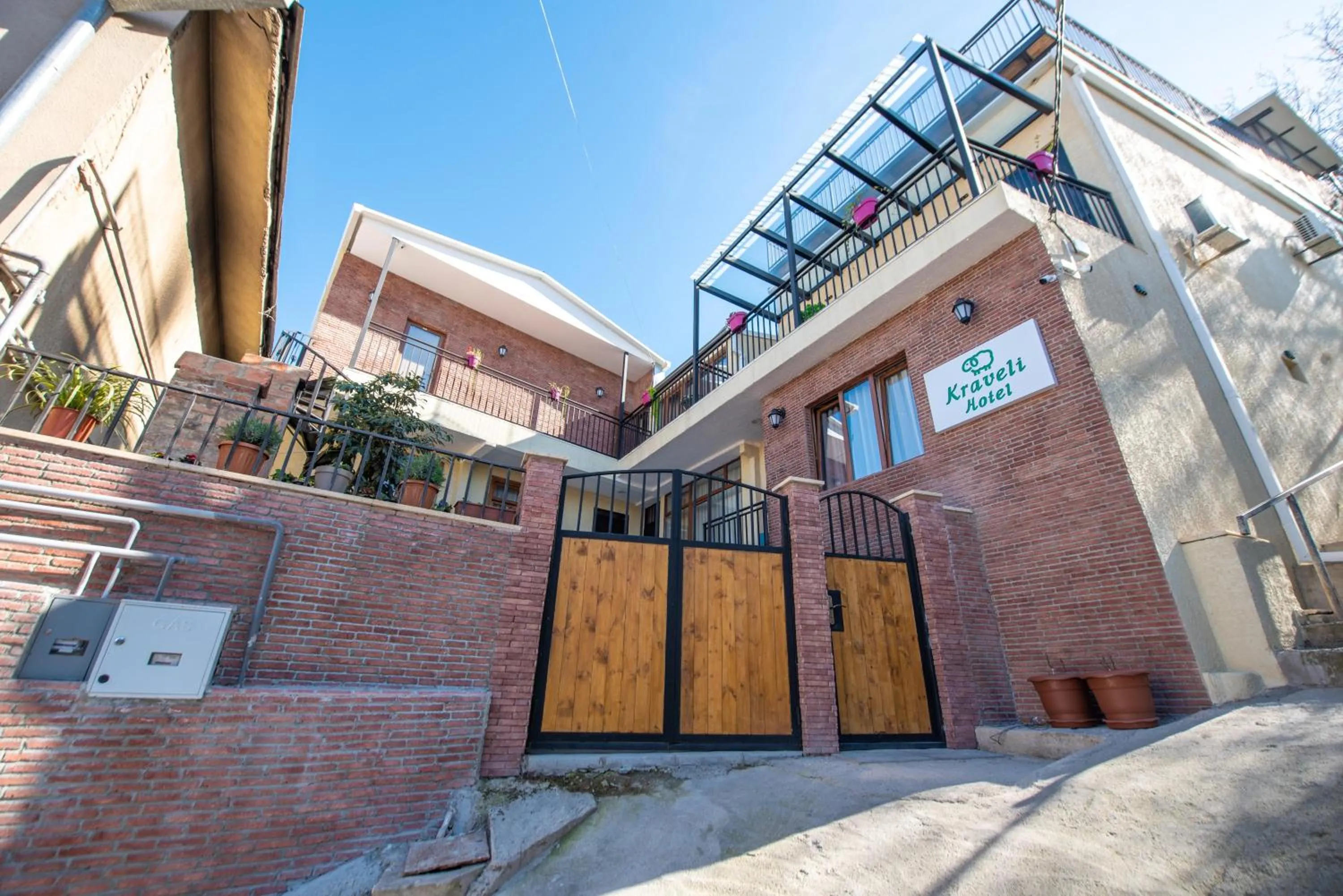 Property building in Kraveli Hotel