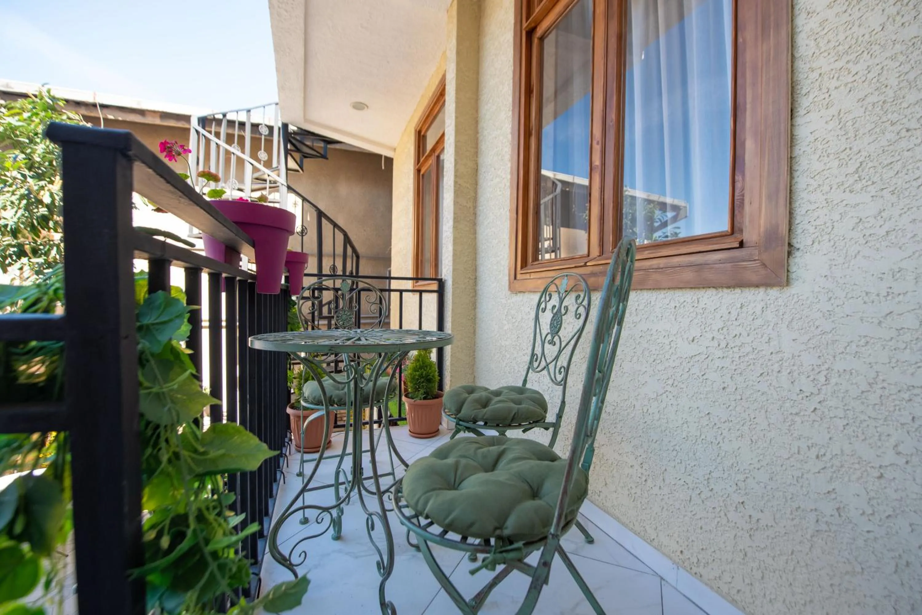 Patio in Kraveli Hotel