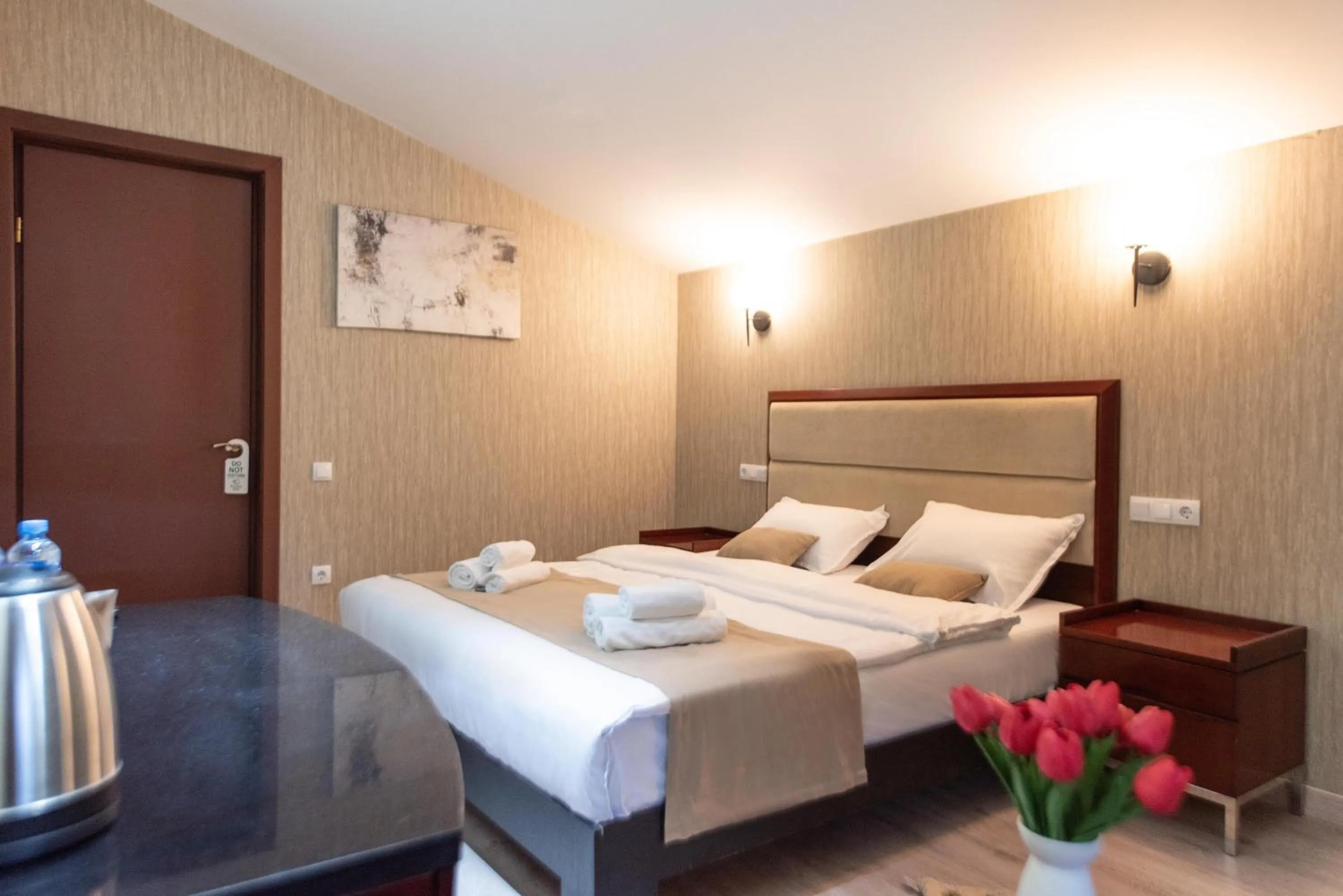 Bed in Kraveli Hotel